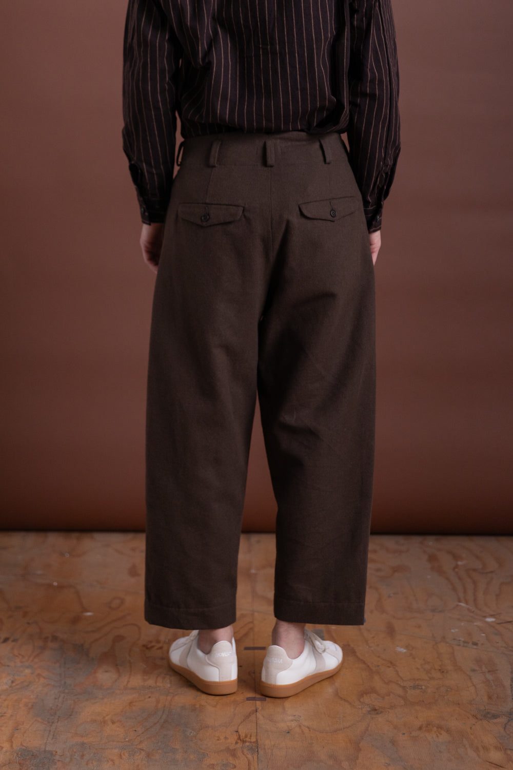 TWO PLEAT PANTS IN DARK OLIVE BRUSHED BROKEN TWILL