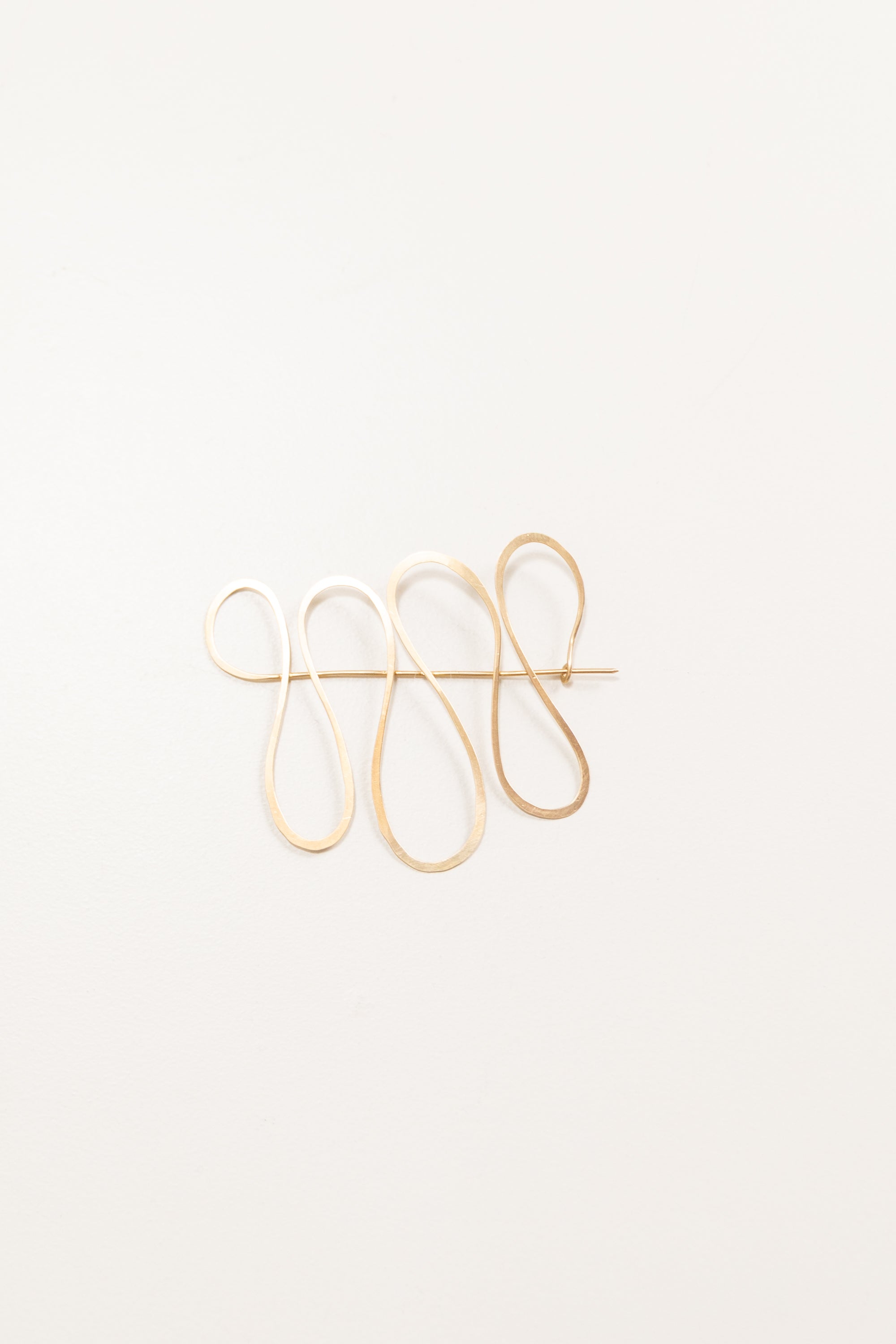WAVE BROOCH