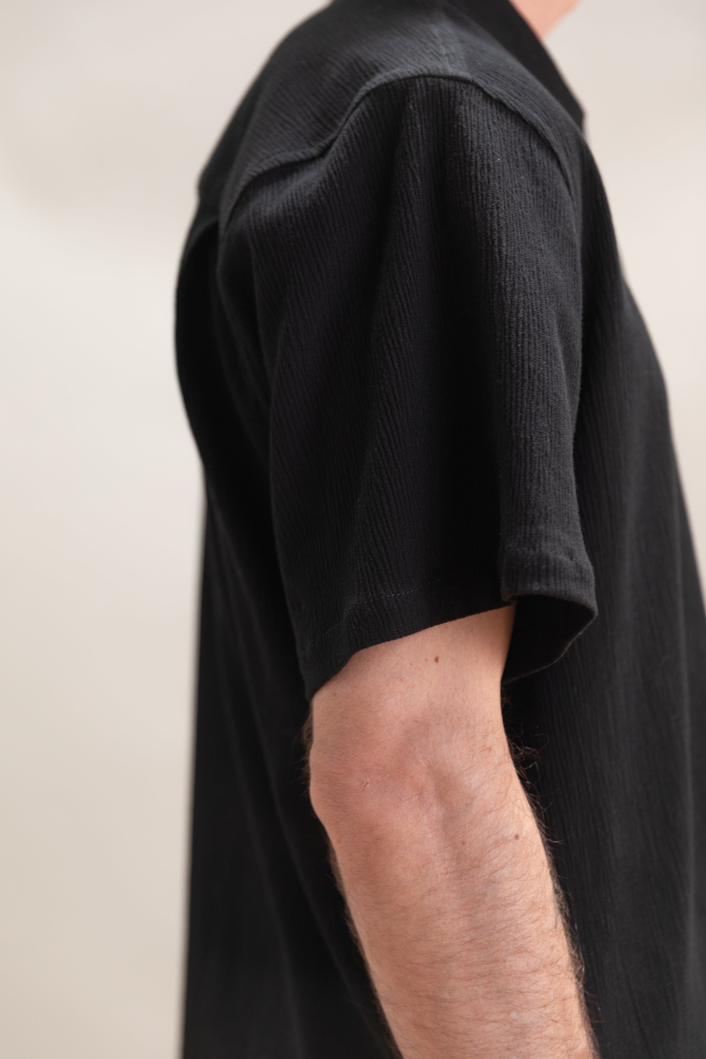 SHORT SLEEVE PINTOR SHIRT IN BLACK YORYU COTTON