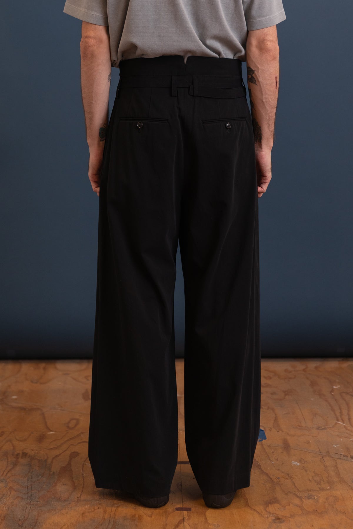 BELTED HIGH WAIST BAGGY PANTS IN BLACK COTTON
