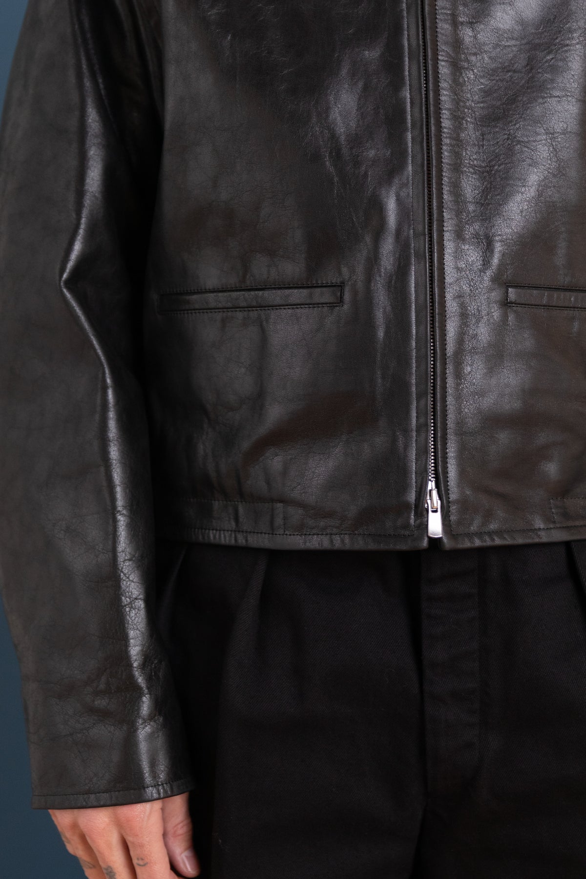 MODIFIED SLEEVE MOTOR JACKET IN BLACK LEATHER