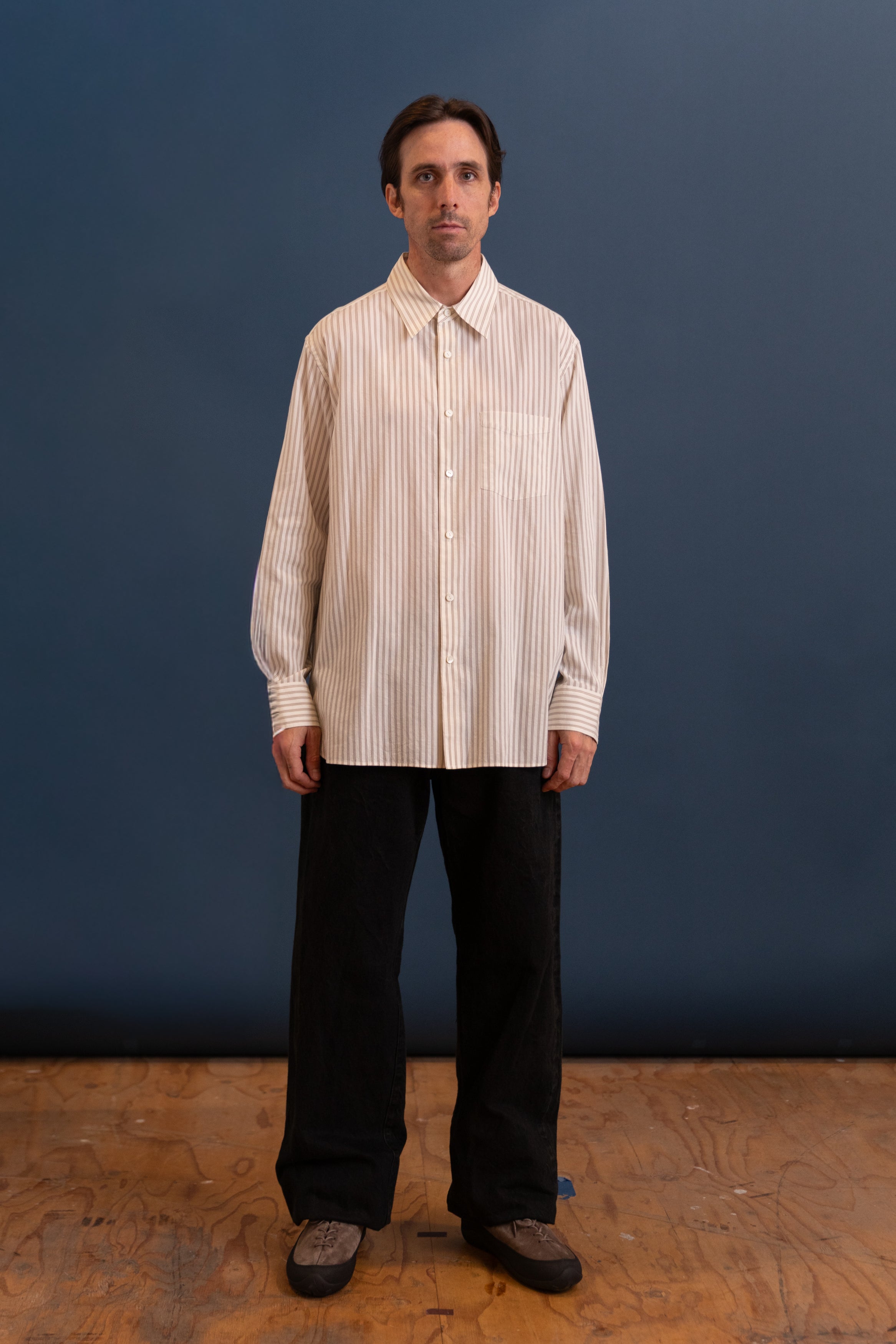 REGULAR COLLAR RELAXED FIT SHIRT IN BROWN STRIPE