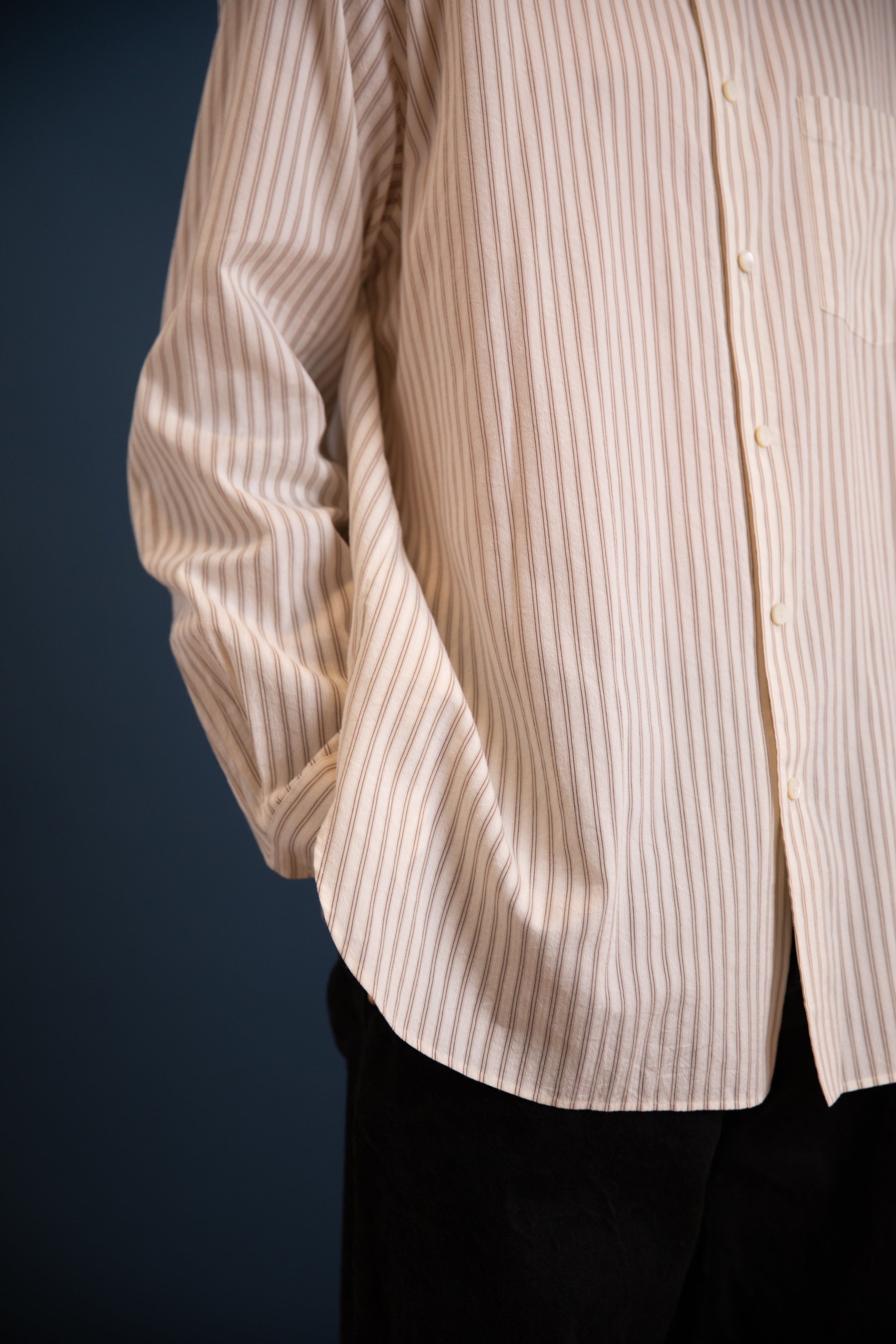 REGULAR COLLAR RELAXED FIT SHIRT IN BROWN STRIPE