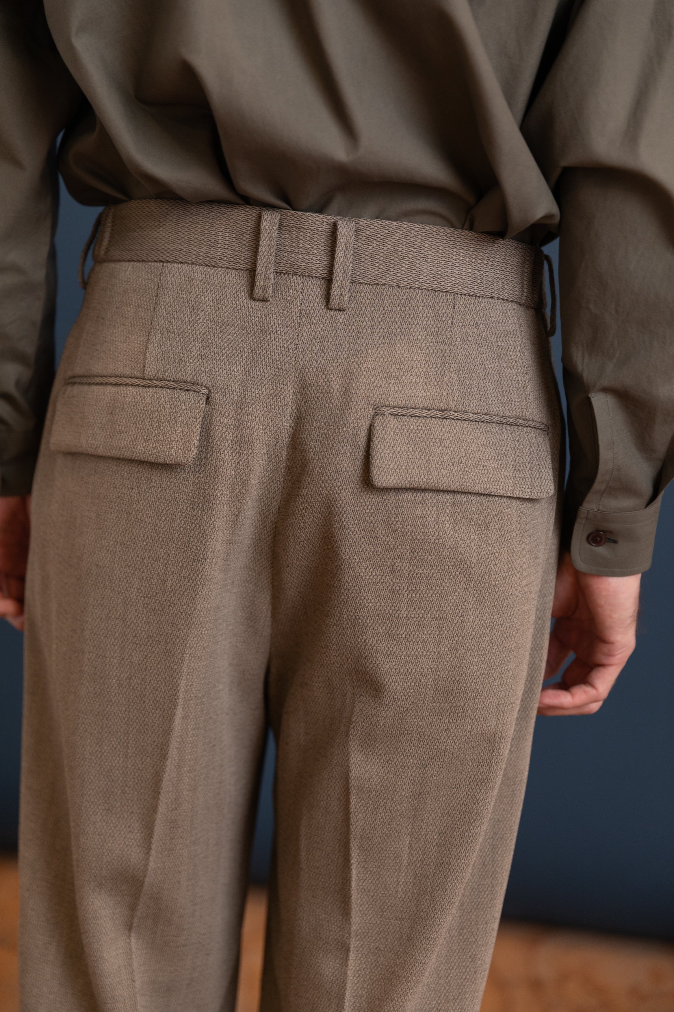 TWO TUCK WIDE TROUSERS IN GREY WOOL