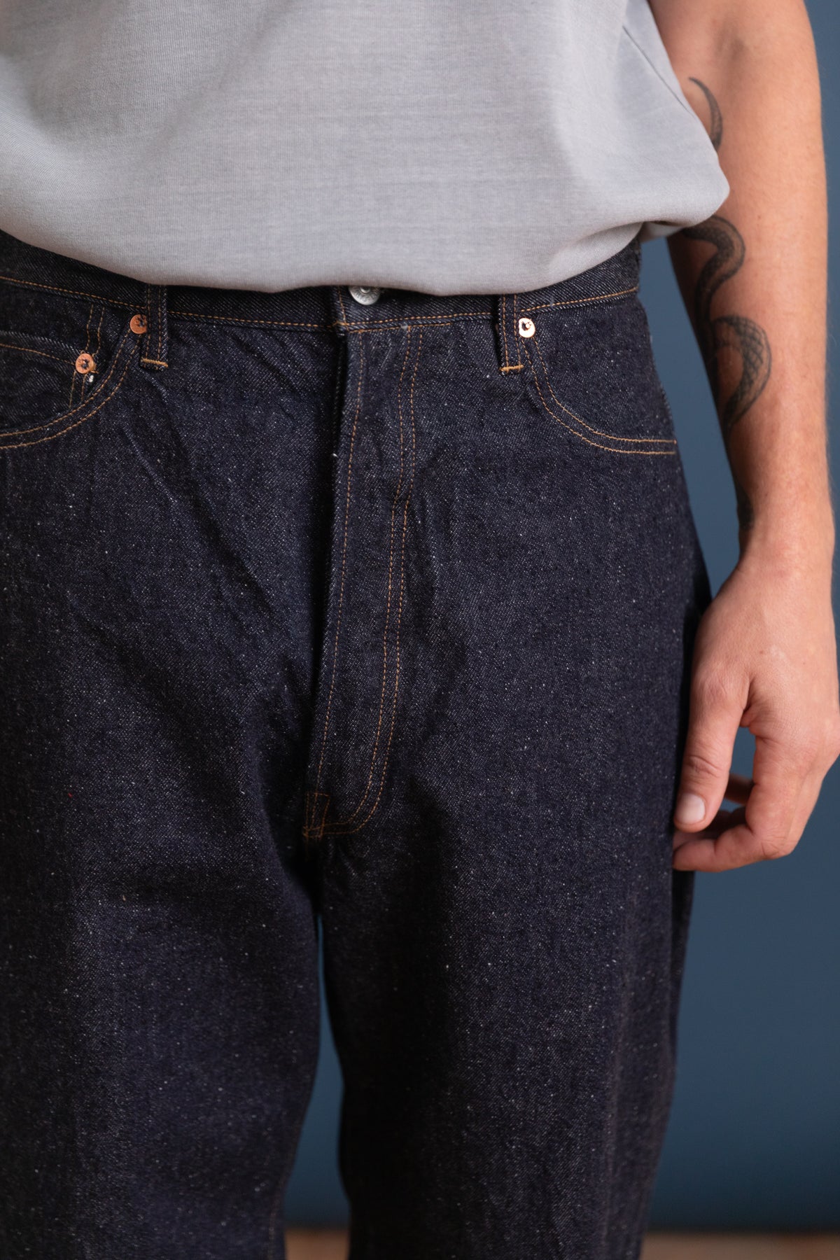 5 POCKET STRAIGHT DENIM PANTS IN INDIGO ONE WASH