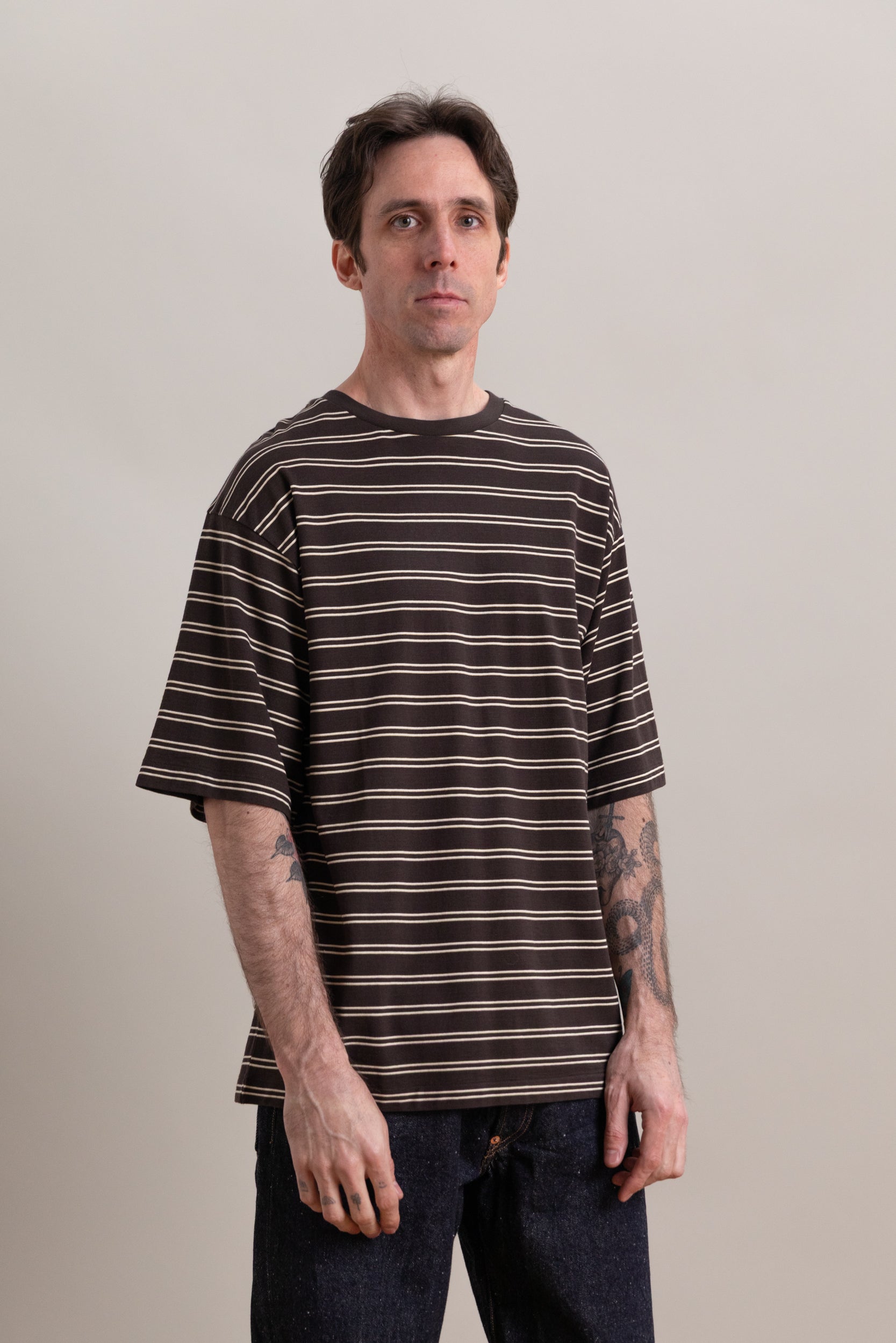 HALF SLEEVE TEE IN BROWN WIDE STRIPE HARD TWIST COTTON