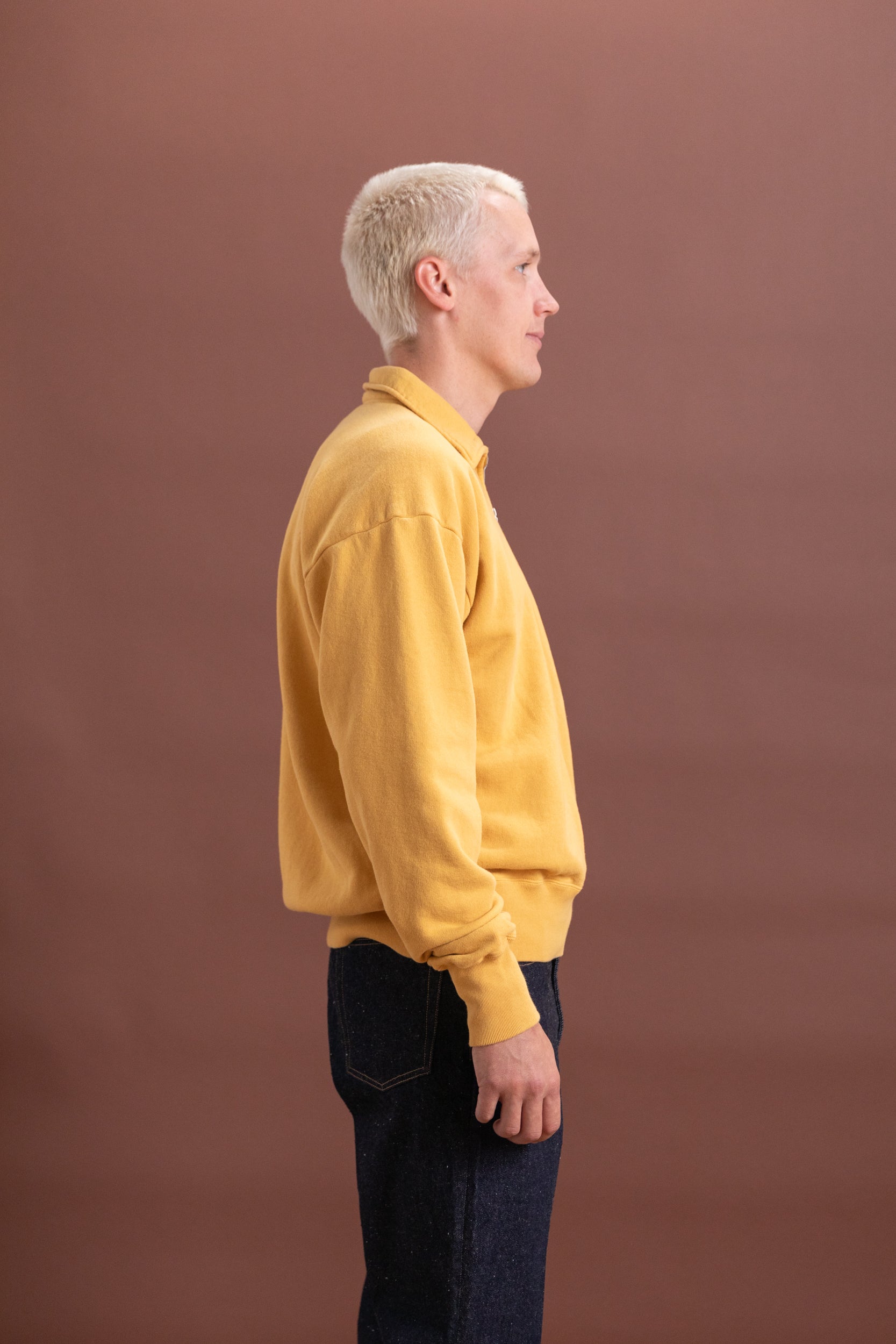 HALF ZIPPER PULLOVER IN YELLOW