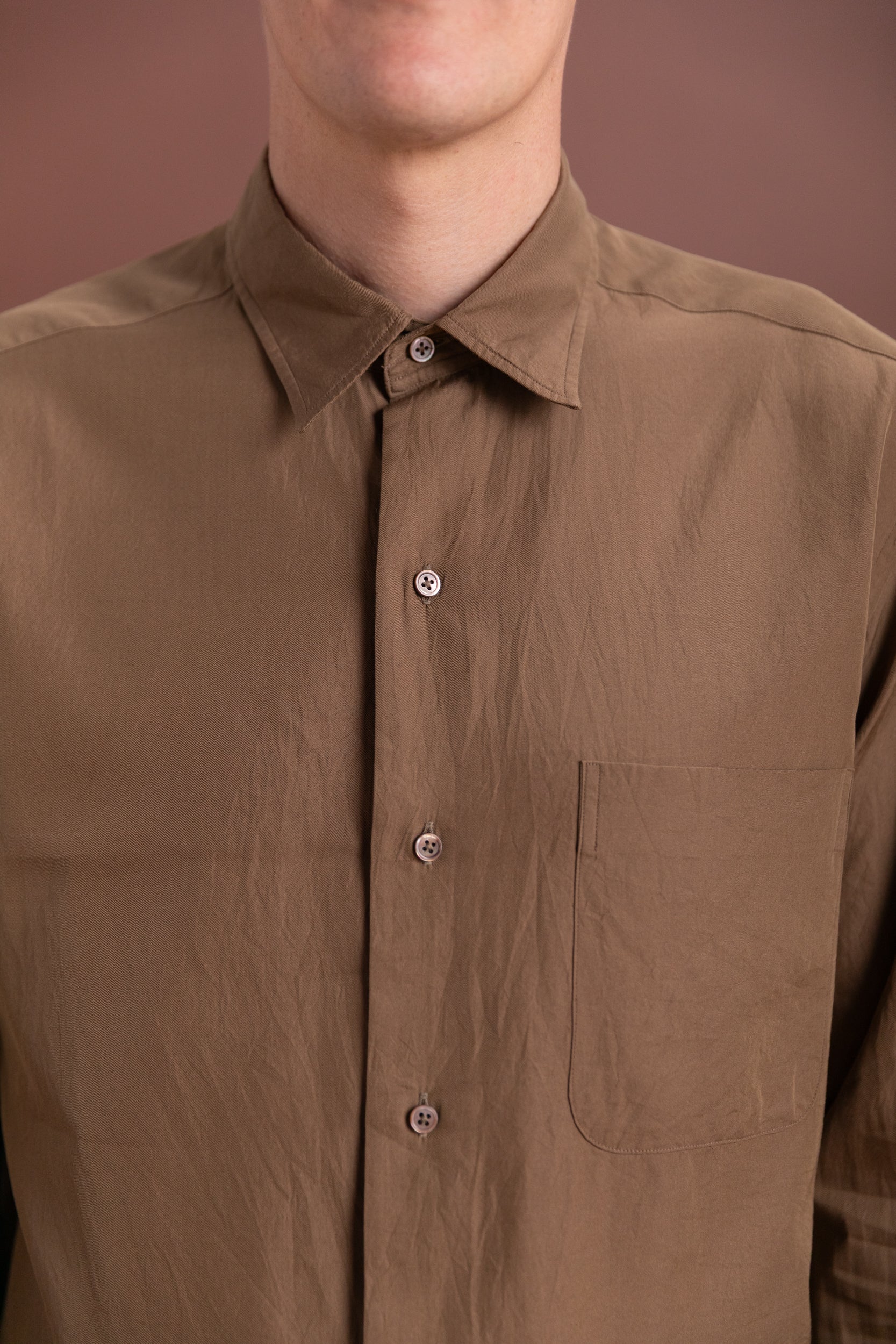 REGULAR COLLARED SHIRT IN BROWN LIGHT SILK COTTON