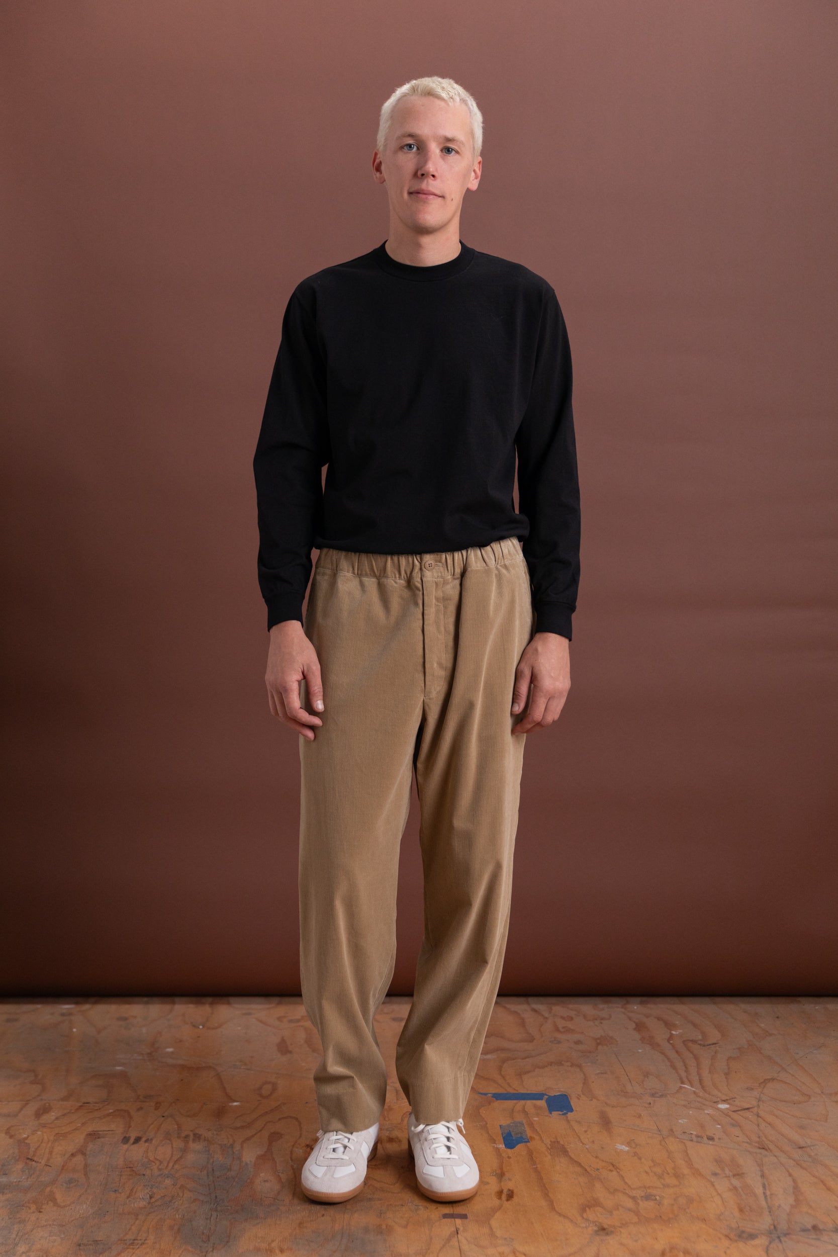 SUVIN CORDUROY EASY PANTS IN ALMOND