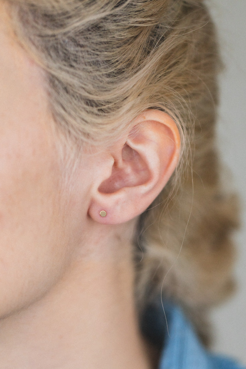 3MM SEQUIN STUD IN 14K GOLD (SINGLE)