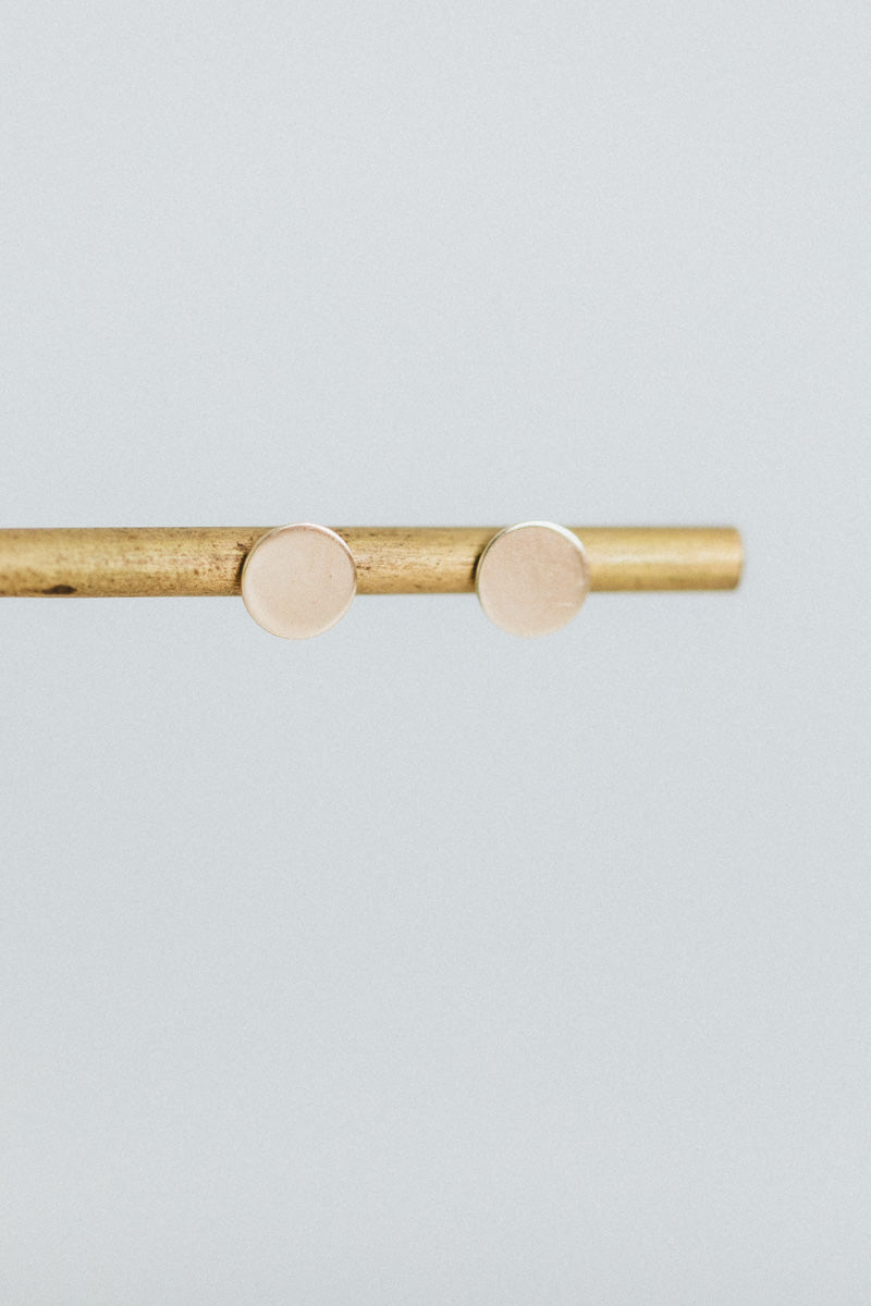5MM SEQUIN STUD IN 14K GOLD (SINGLE)