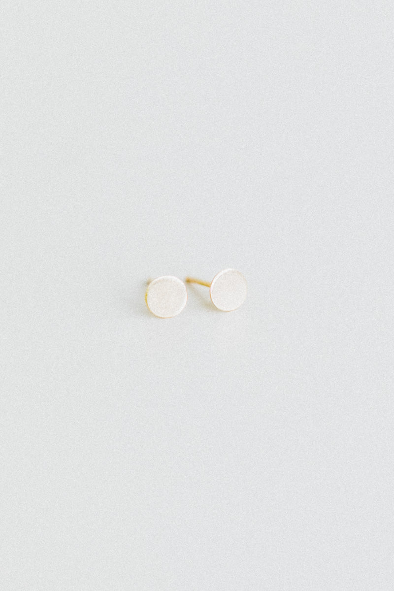 5MM SEQUIN STUD IN 14K GOLD (SINGLE)