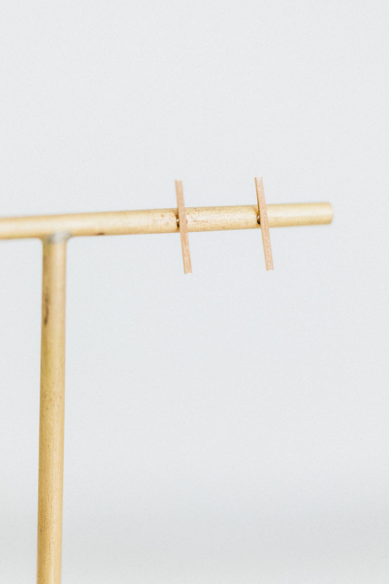 LONG STAPLE STUD IN 14K GOLD (SINGLE)