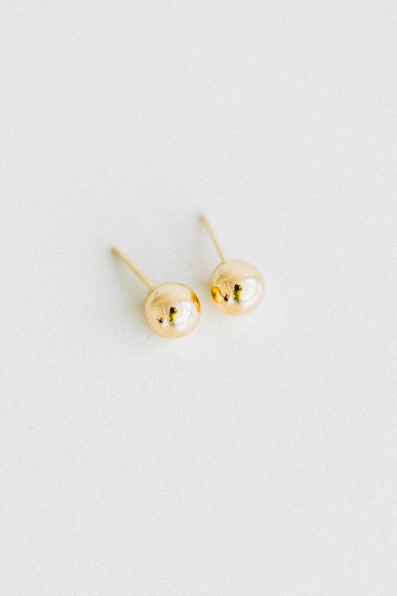 SMALL SPHERE STUD IN 14K GOLD (SINGLE)