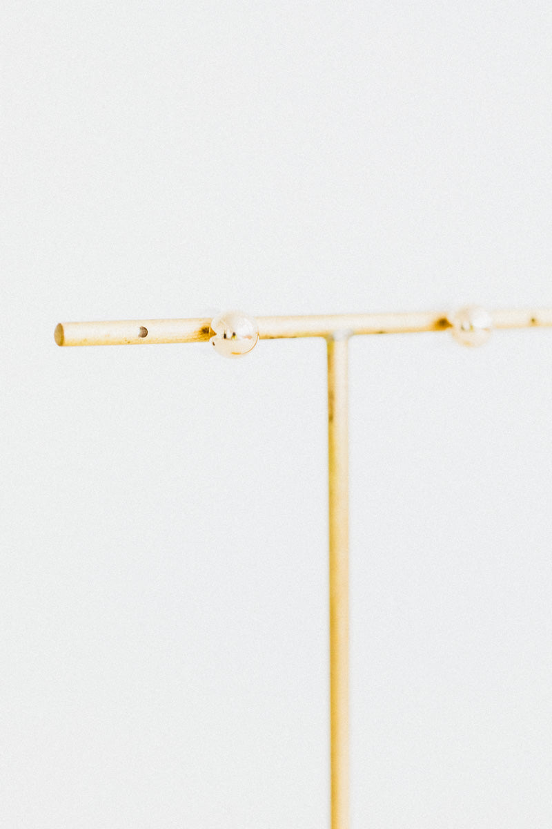 SMALL SPHERE STUD IN 14K GOLD (SINGLE)