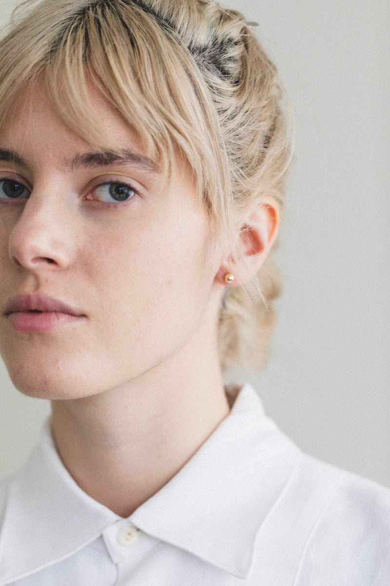 SMALL SPHERE STUD IN 14K GOLD (SINGLE)