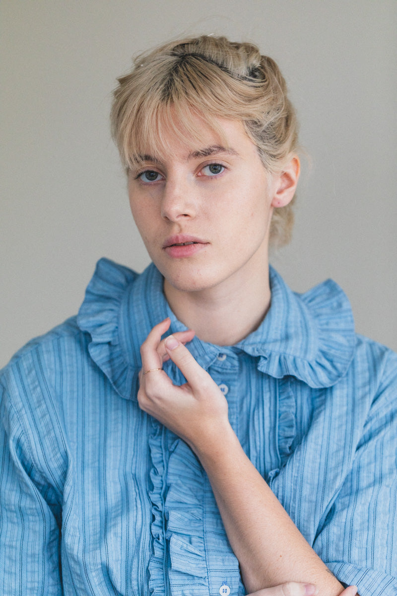 SMALL TUBE BAND RING IN 14K GOLD