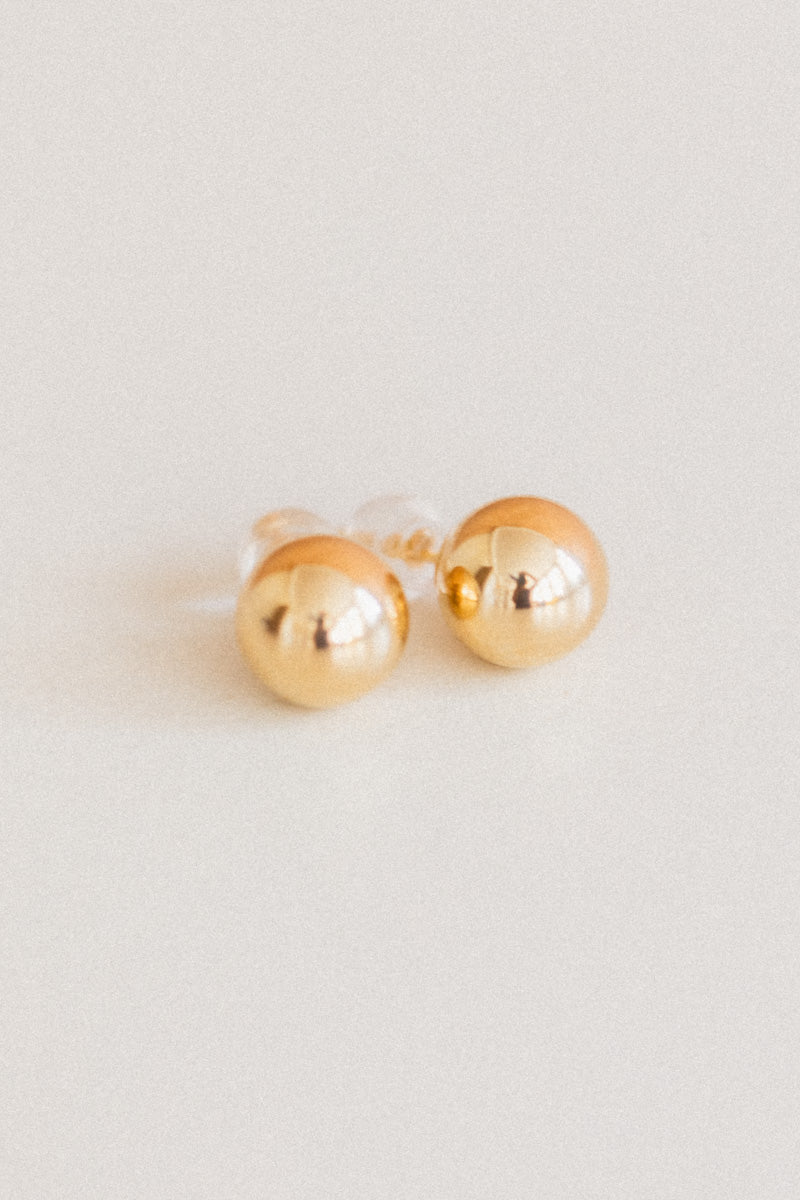 LARGE SPHERE STUD IN 14K GOLD (SINGLE)
