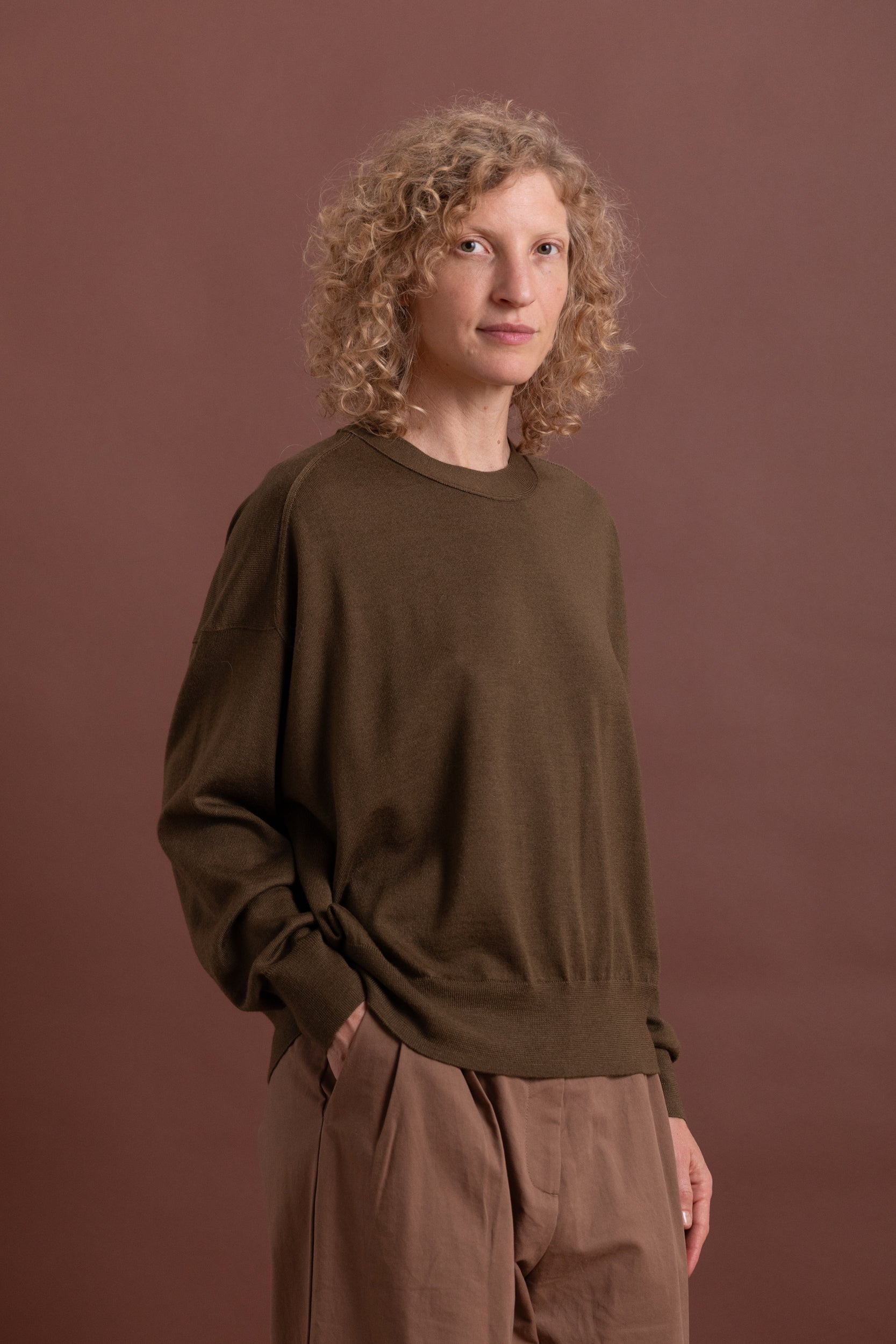 DESCEND TOP IN BROWN MERINO KNIT