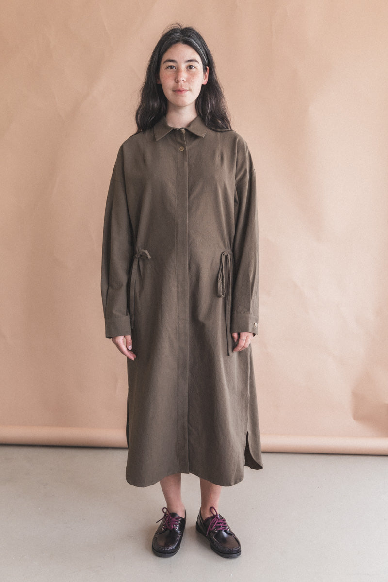 FILTER DRESS IN BROWN