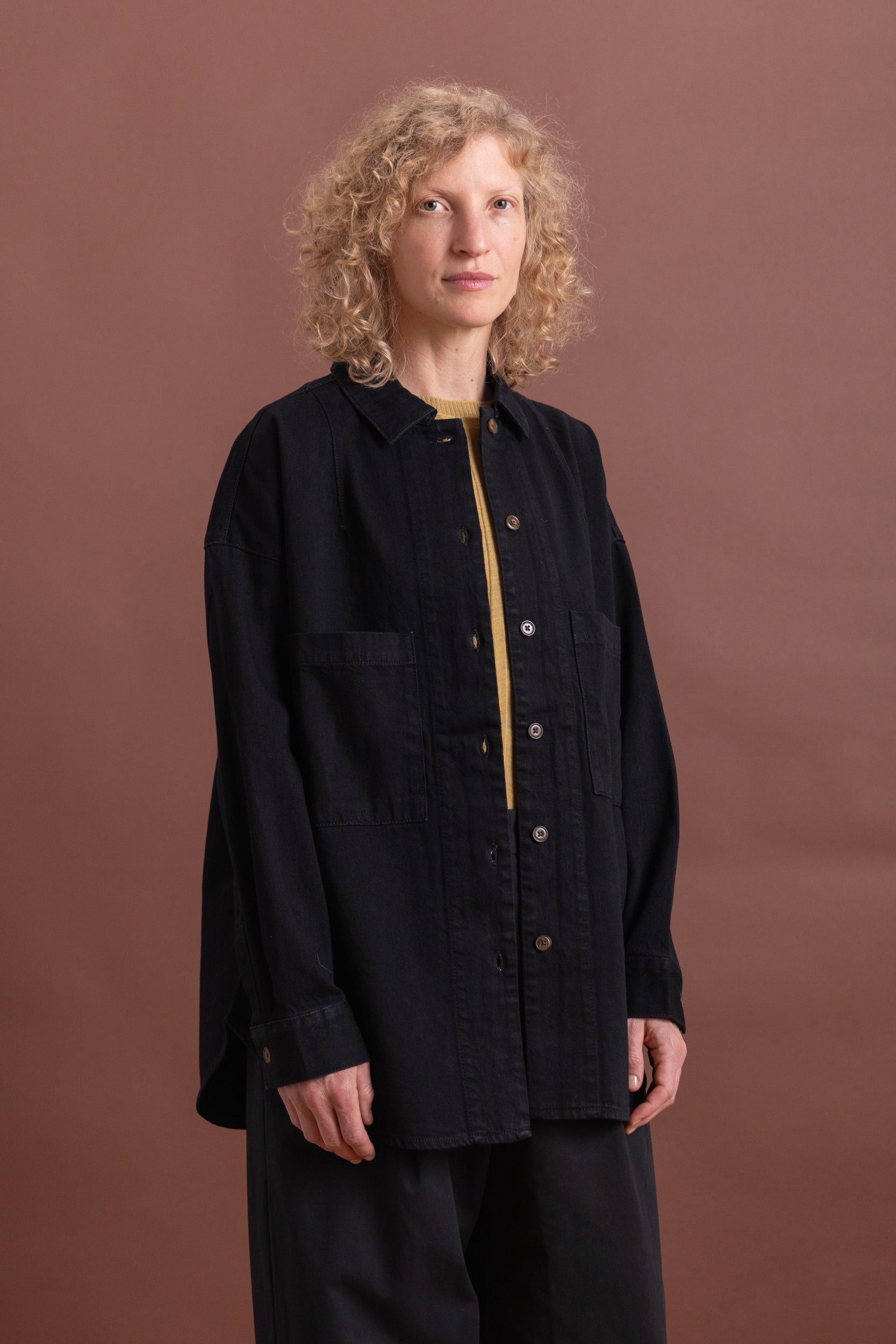 REGION SHIRT IN BLACK DENIM