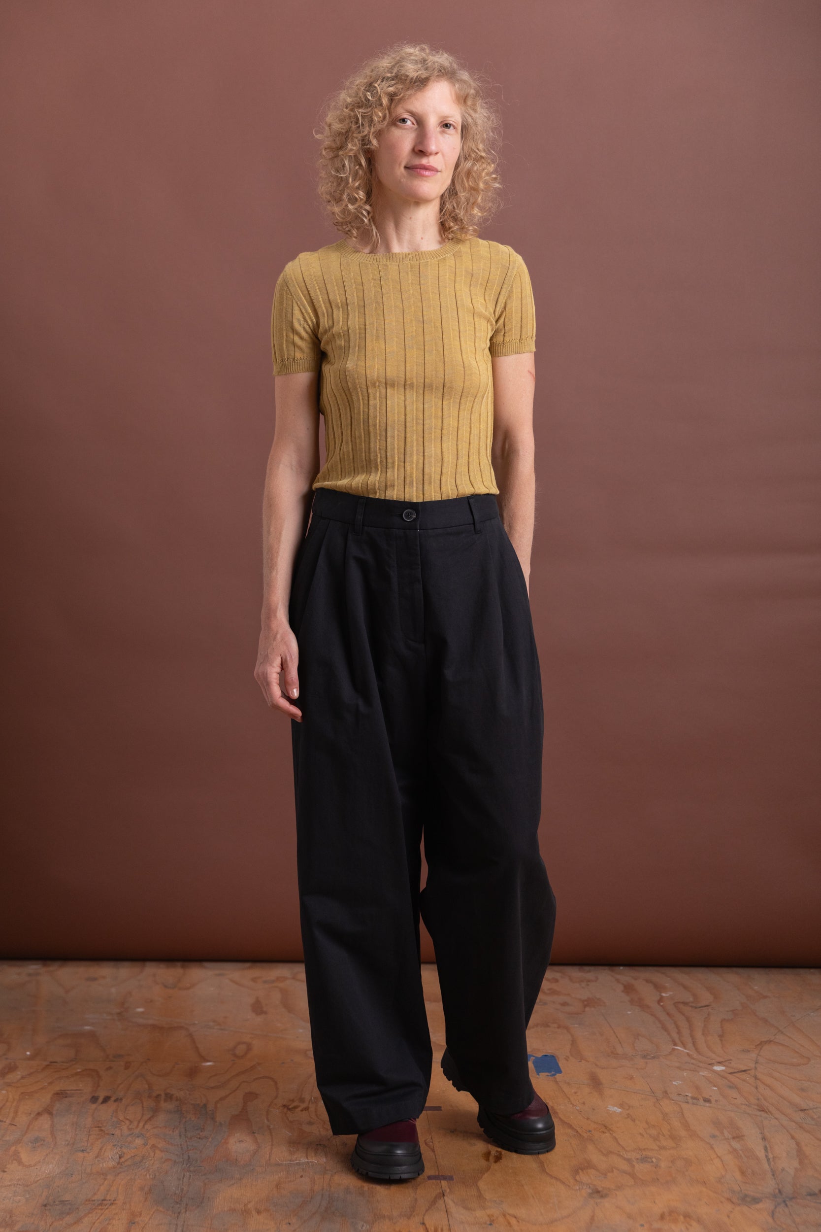 SELENO PLEAT PANT IN BLACK