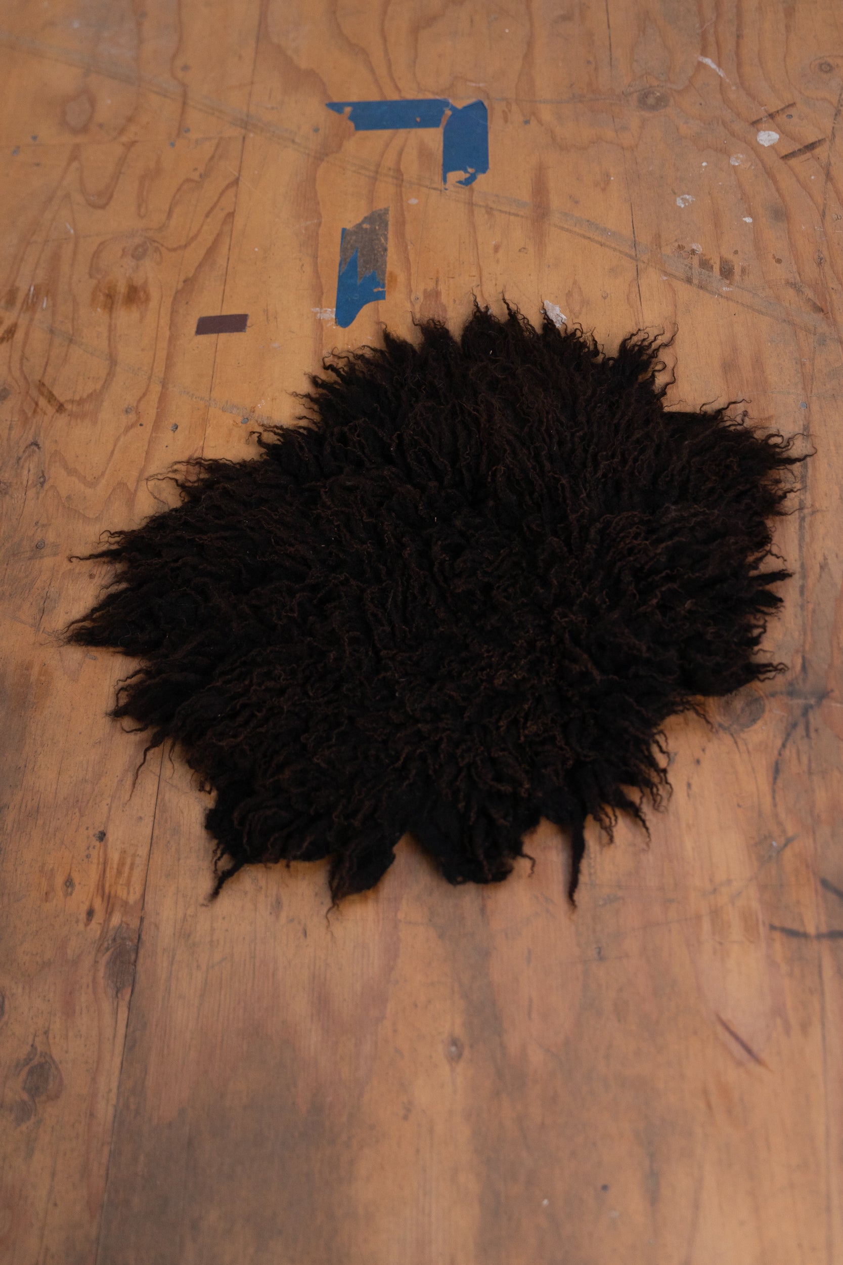 FELTED SEAT CUSHIONS IN NATURAL WOOL