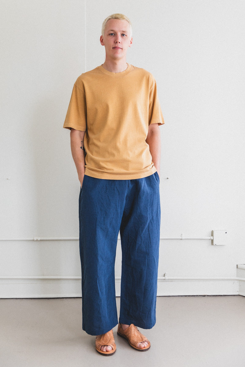 ATHENS TEE IN MUSTARD PIGMENT