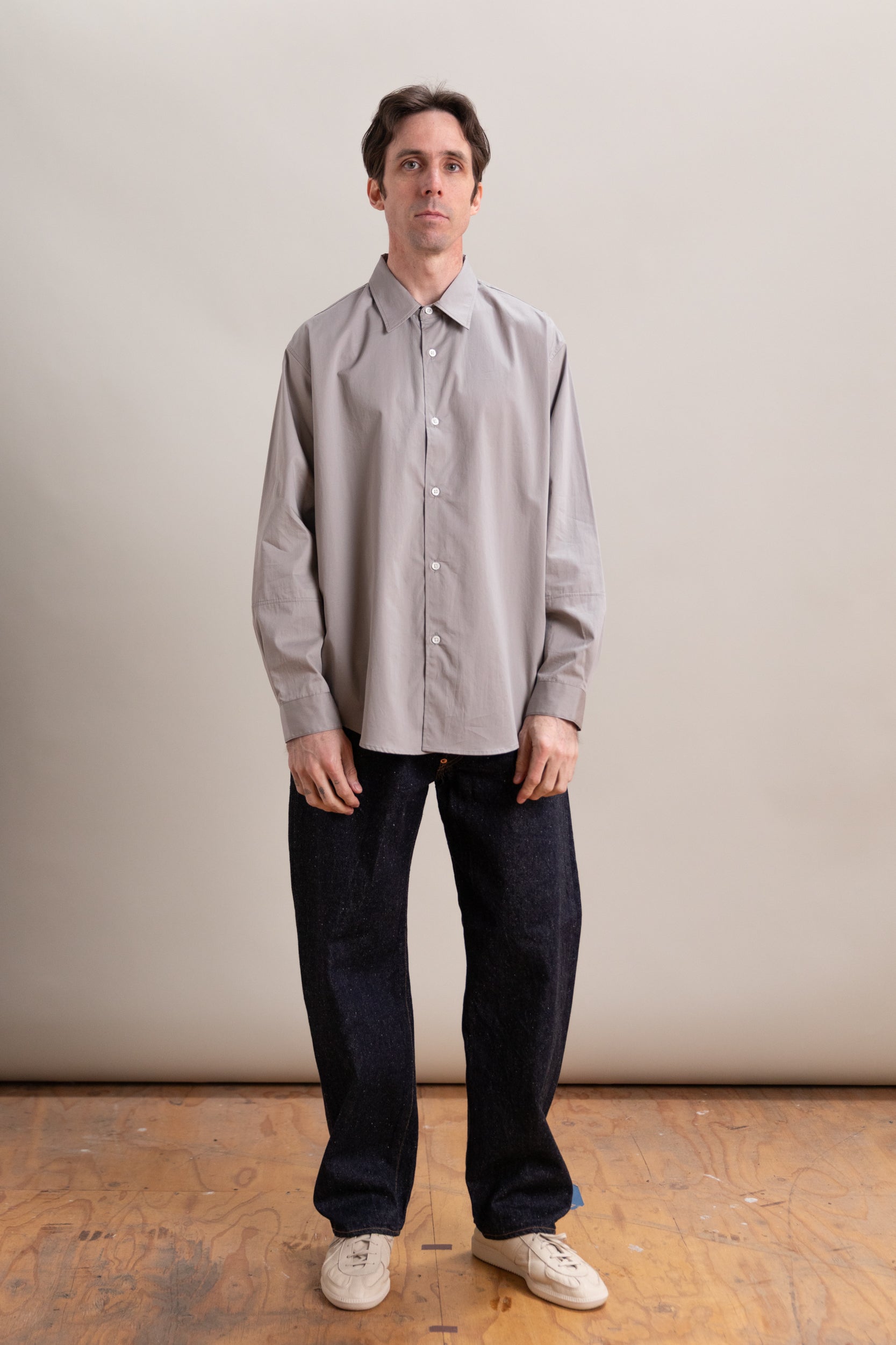 LYNN POPLIN LONG SLEEVE SHIRT IN TRUE GREY