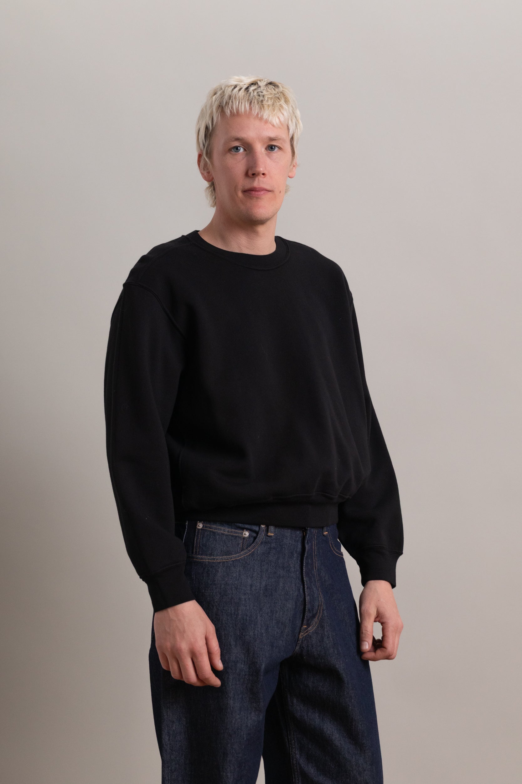 MINI CREWNECK IN BLACK