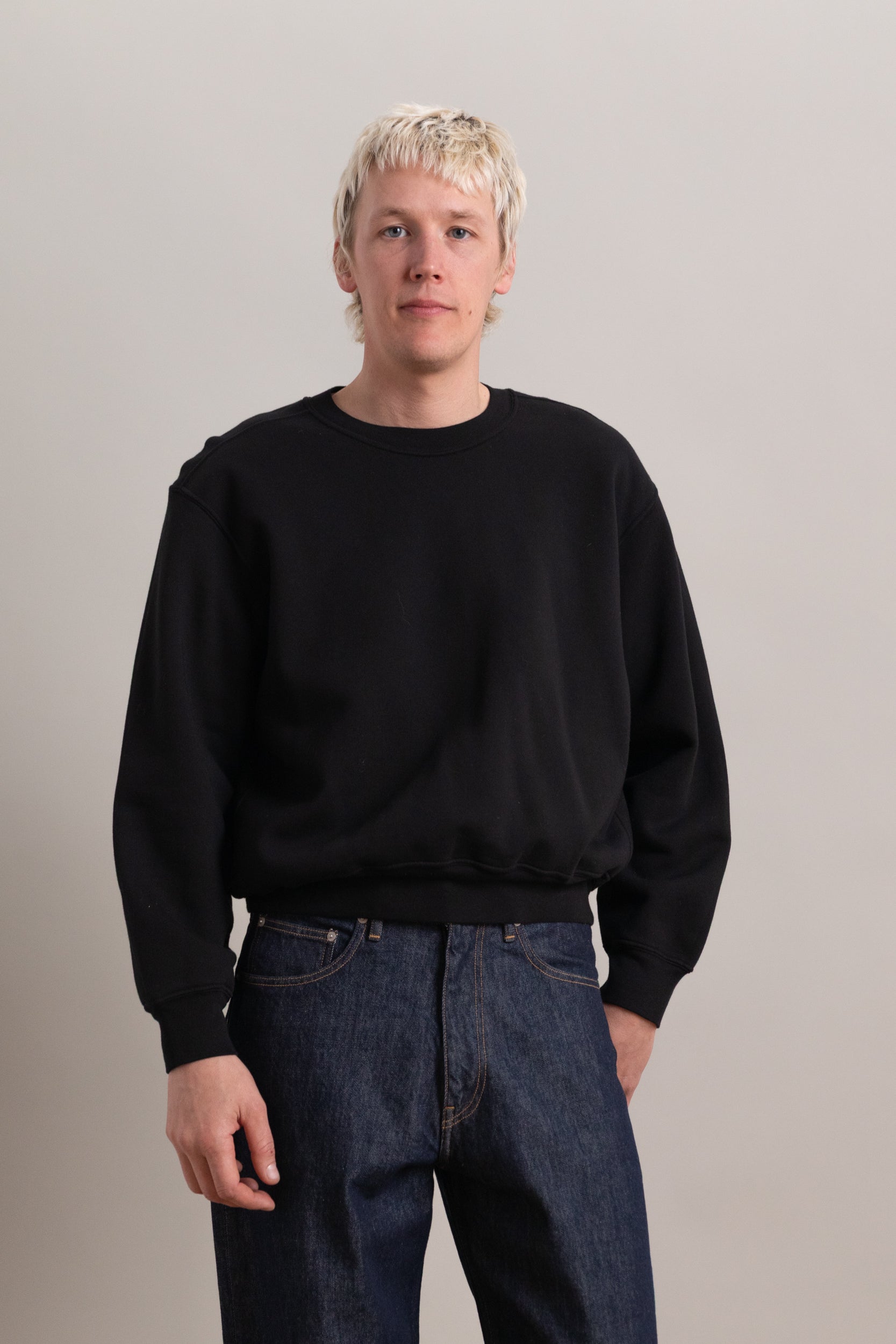 MINI CREWNECK IN BLACK