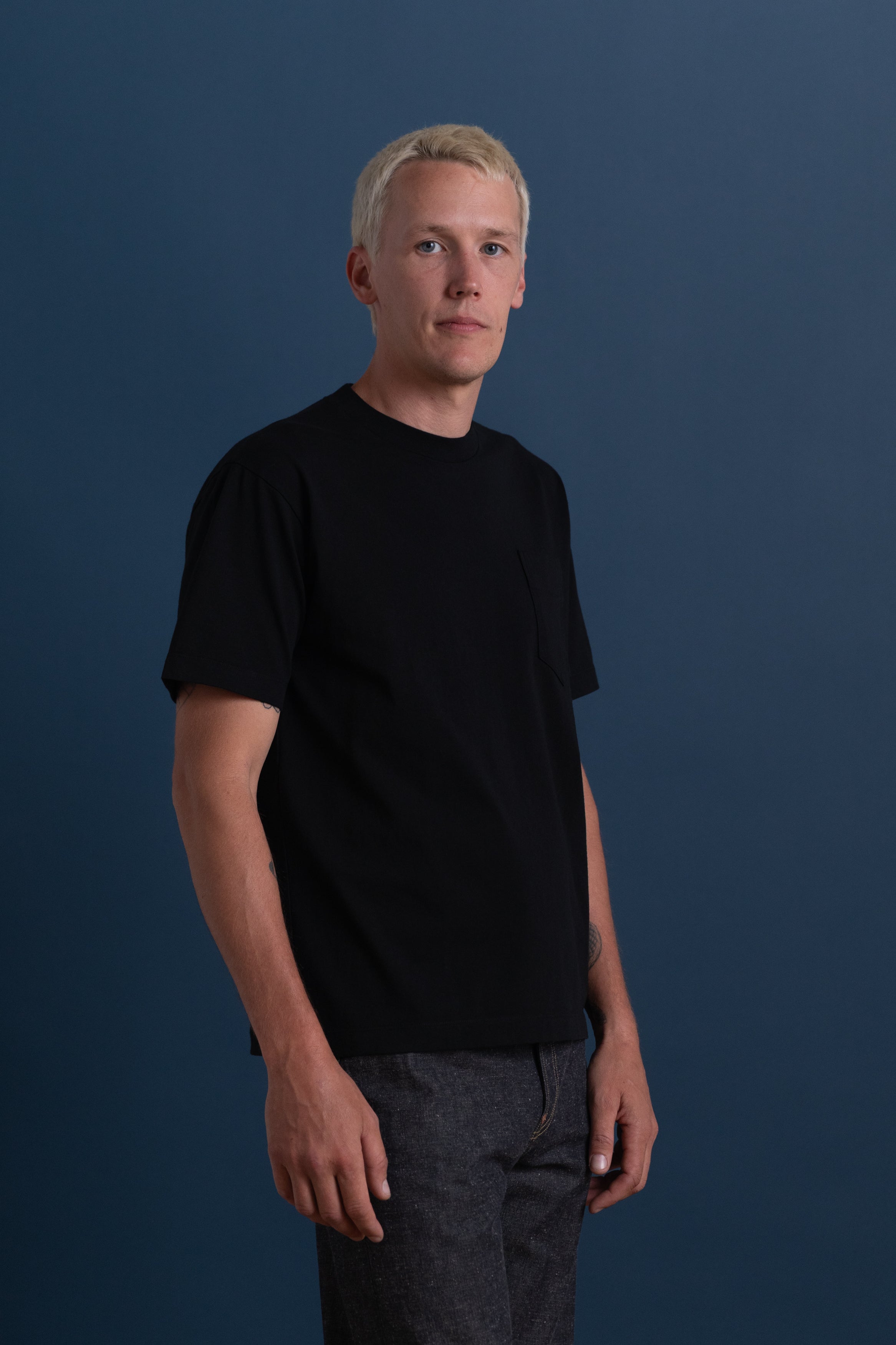 MUNICIPAL POCKET TEE IN BLACK