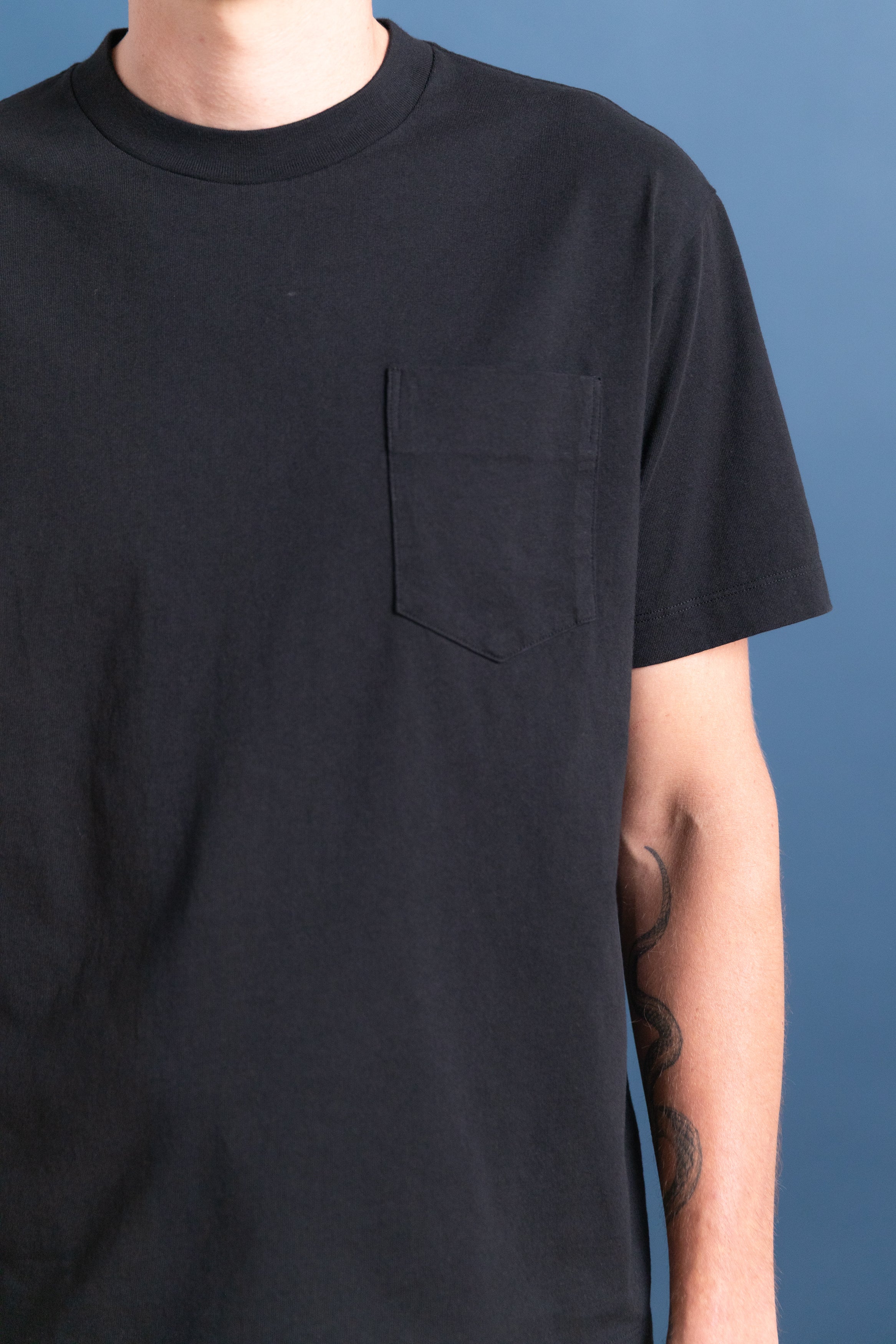 MUNICIPAL POCKET TEE IN BLACK