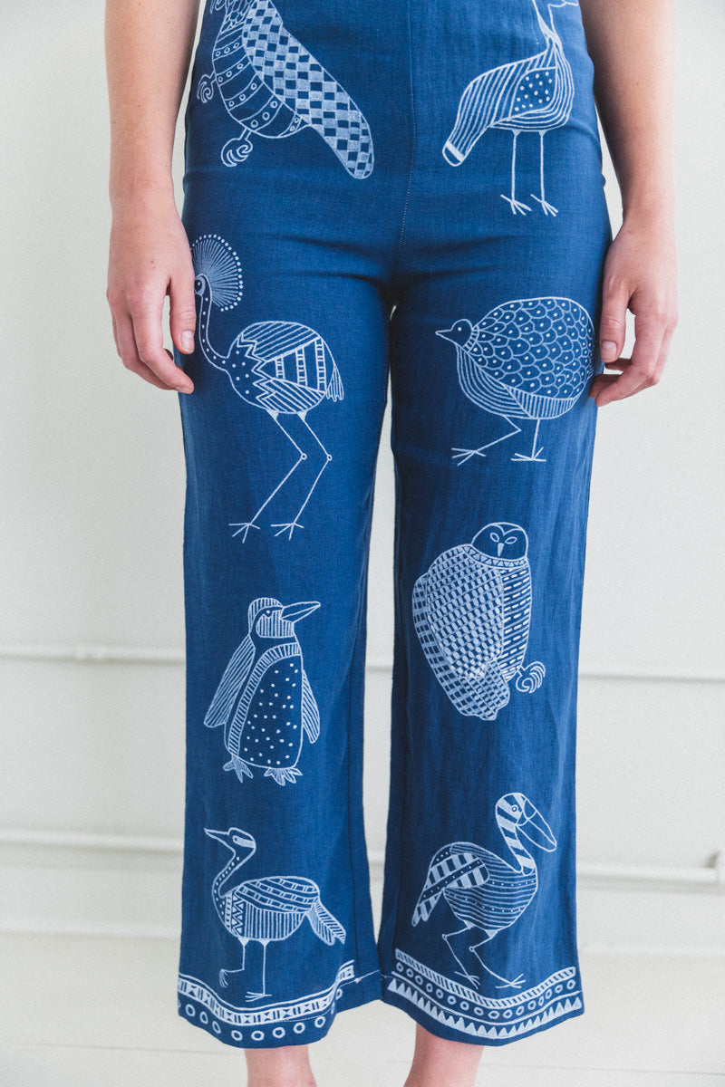PAINTED FAUNA TROUSERS IN NAVY LINEN