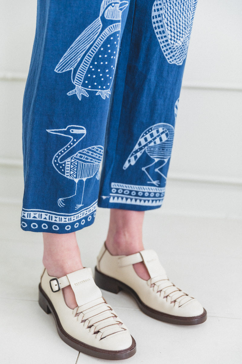PAINTED FAUNA TROUSERS IN NAVY LINEN