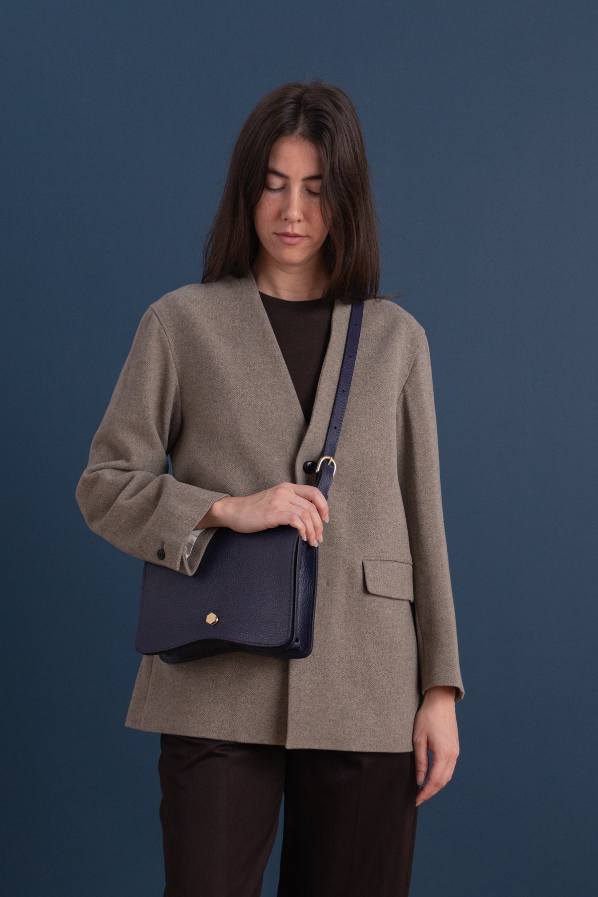 VAL IN INK PEBBLE LEATHER