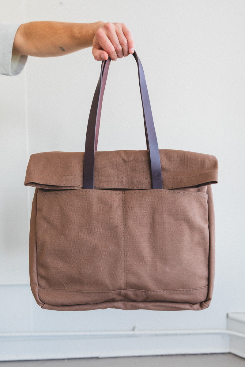 CANVAS AND LEATHER FOLD WEEKENDER BAG IN TOBACCO