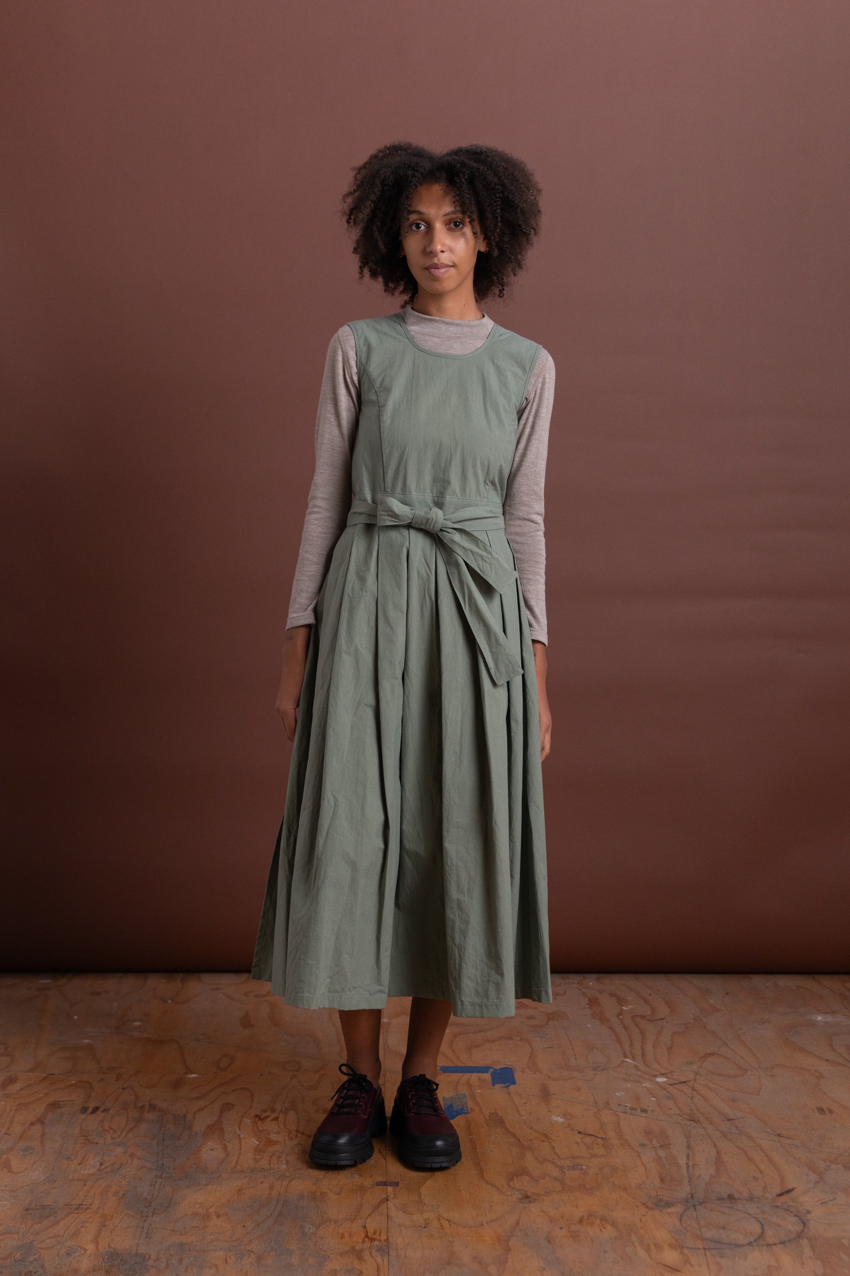 R19 A8 KOREAN APRON DRESS IN GUM WEATHER R19 A8 KOREAN APRON DRESS IN GUM WEATHER