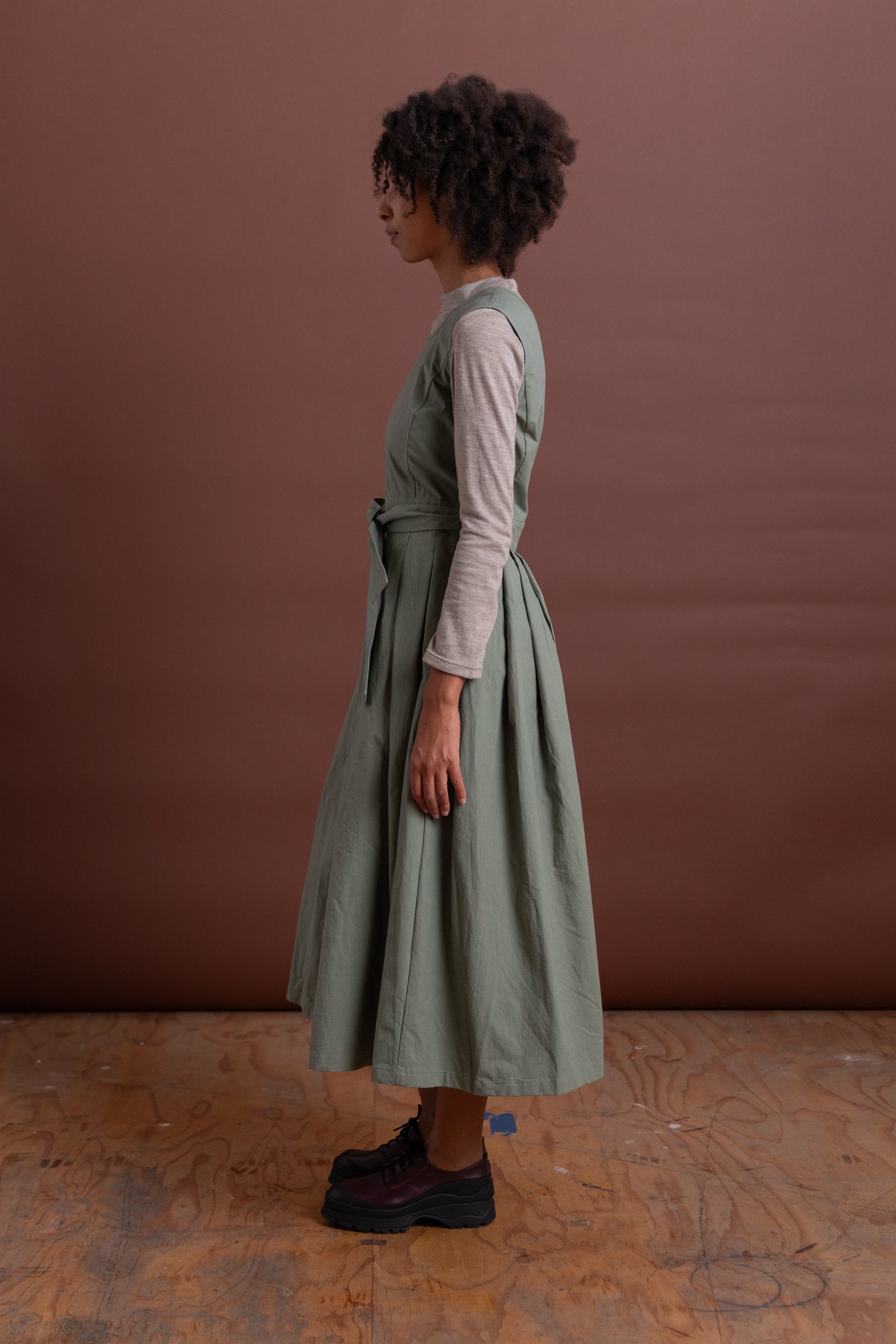 R19 A8 KOREAN APRON DRESS IN GUM WEATHER