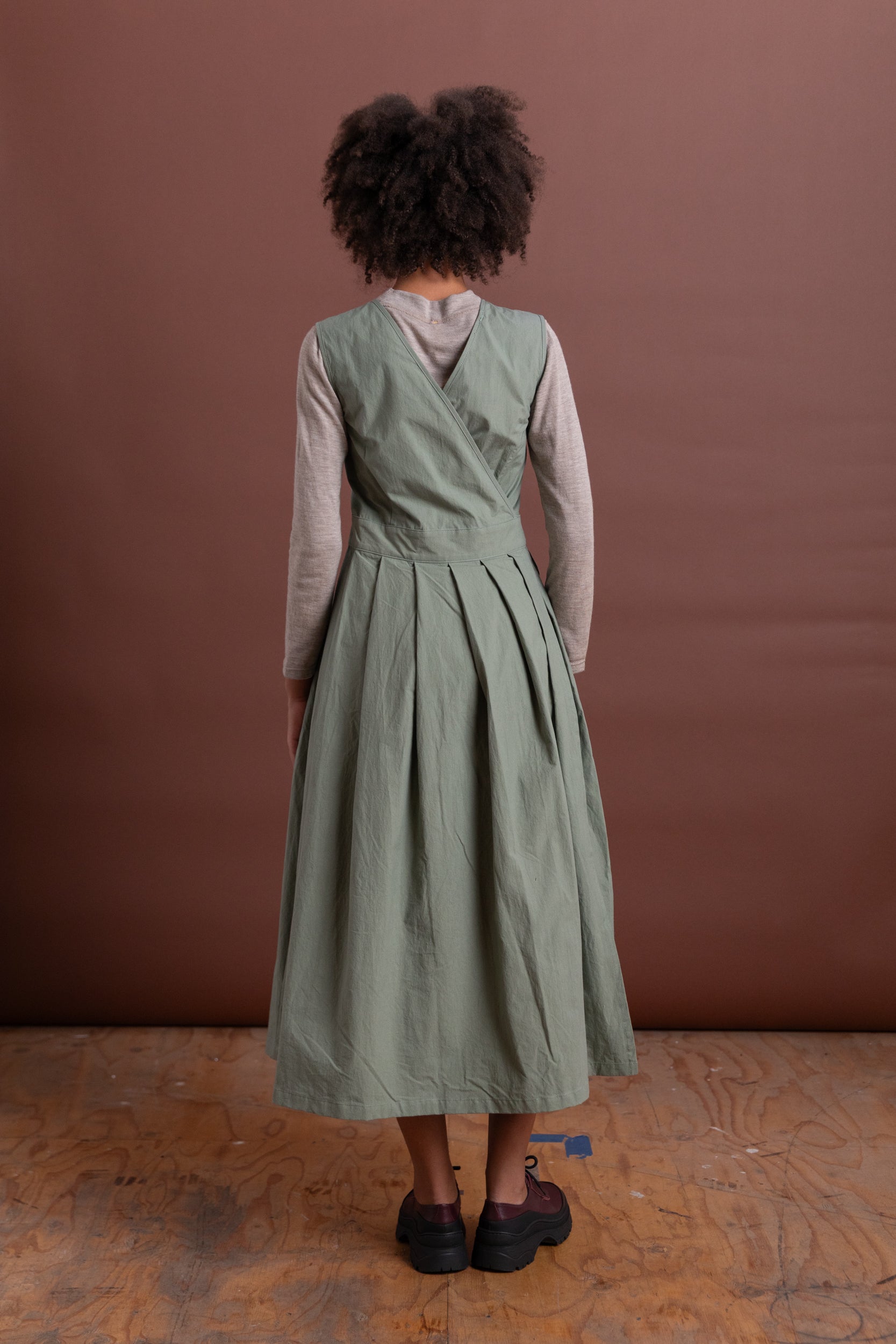 R19 A8 KOREAN APRON DRESS IN GUM WEATHER