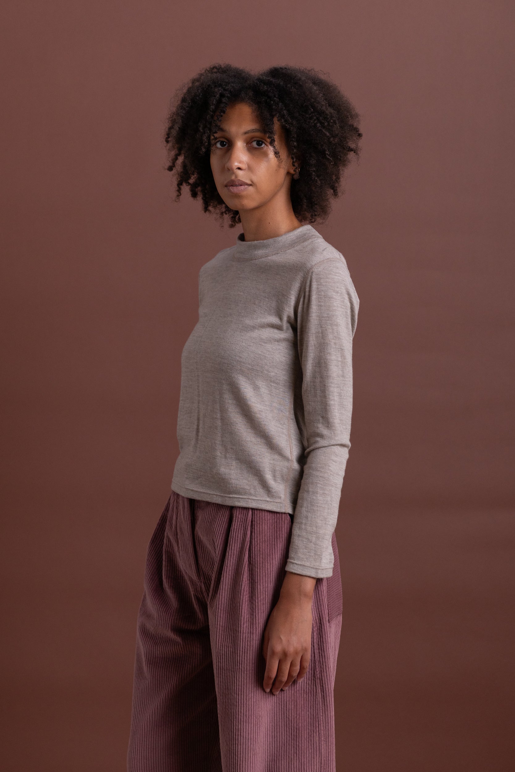 R19 U6 LONG SLEEVE UNDER LAYER IN GROUND KNIT