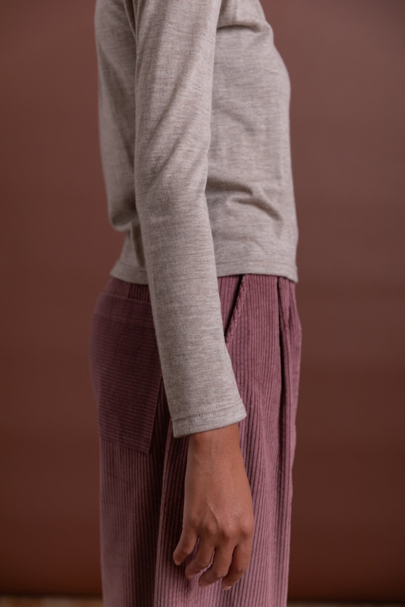 R19 U6 LONG SLEEVE UNDER LAYER IN GROUND KNIT