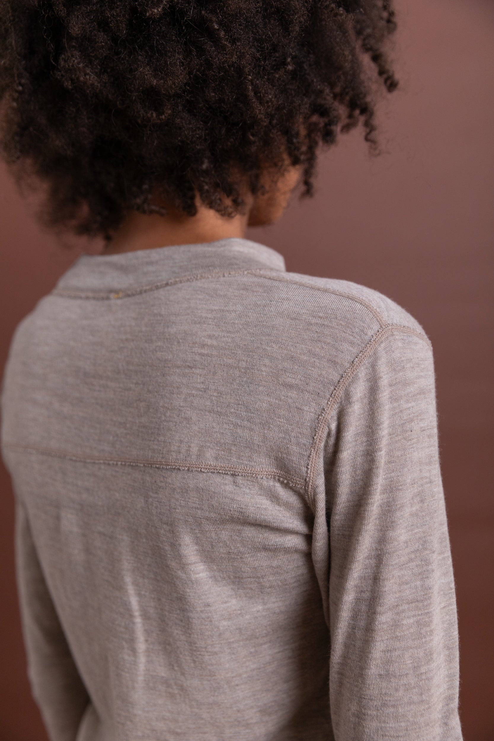 R19 U6 LONG SLEEVE UNDER LAYER IN GROUND KNIT