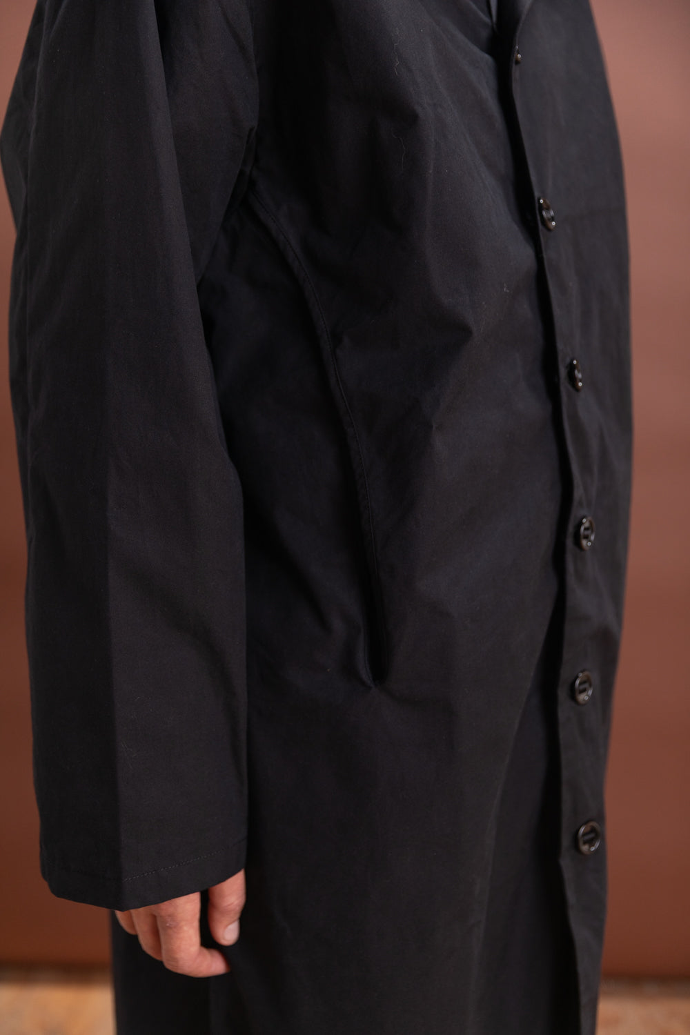 R19 Y-1 GILL COAT IN BLACK MASTER SHIELD