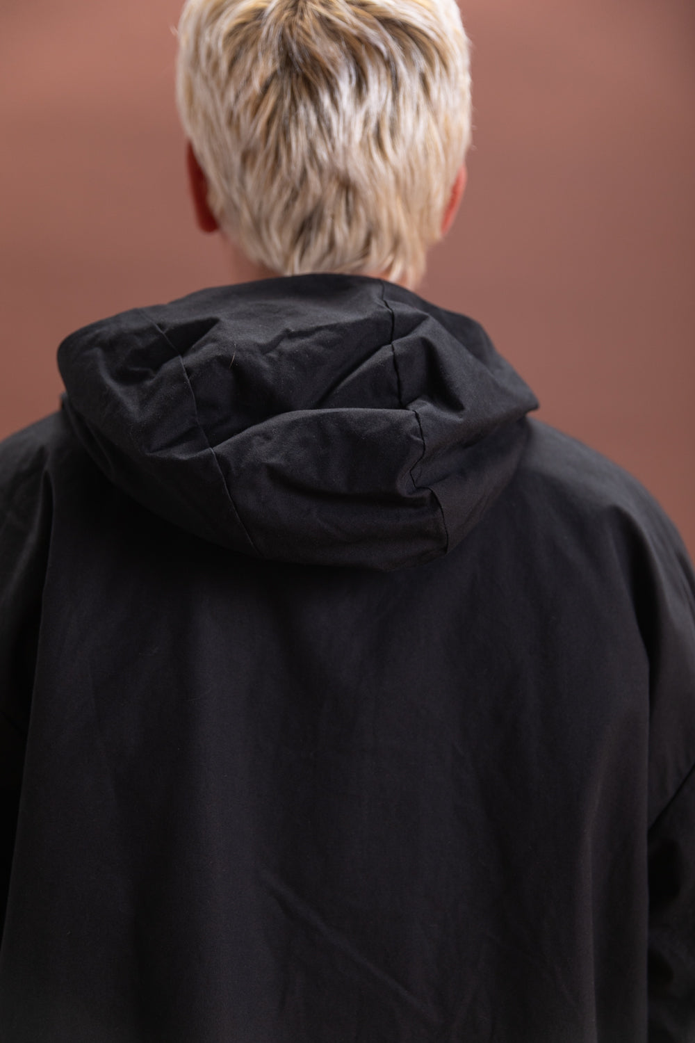 R19 Y-1 GILL COAT IN BLACK MASTER SHIELD