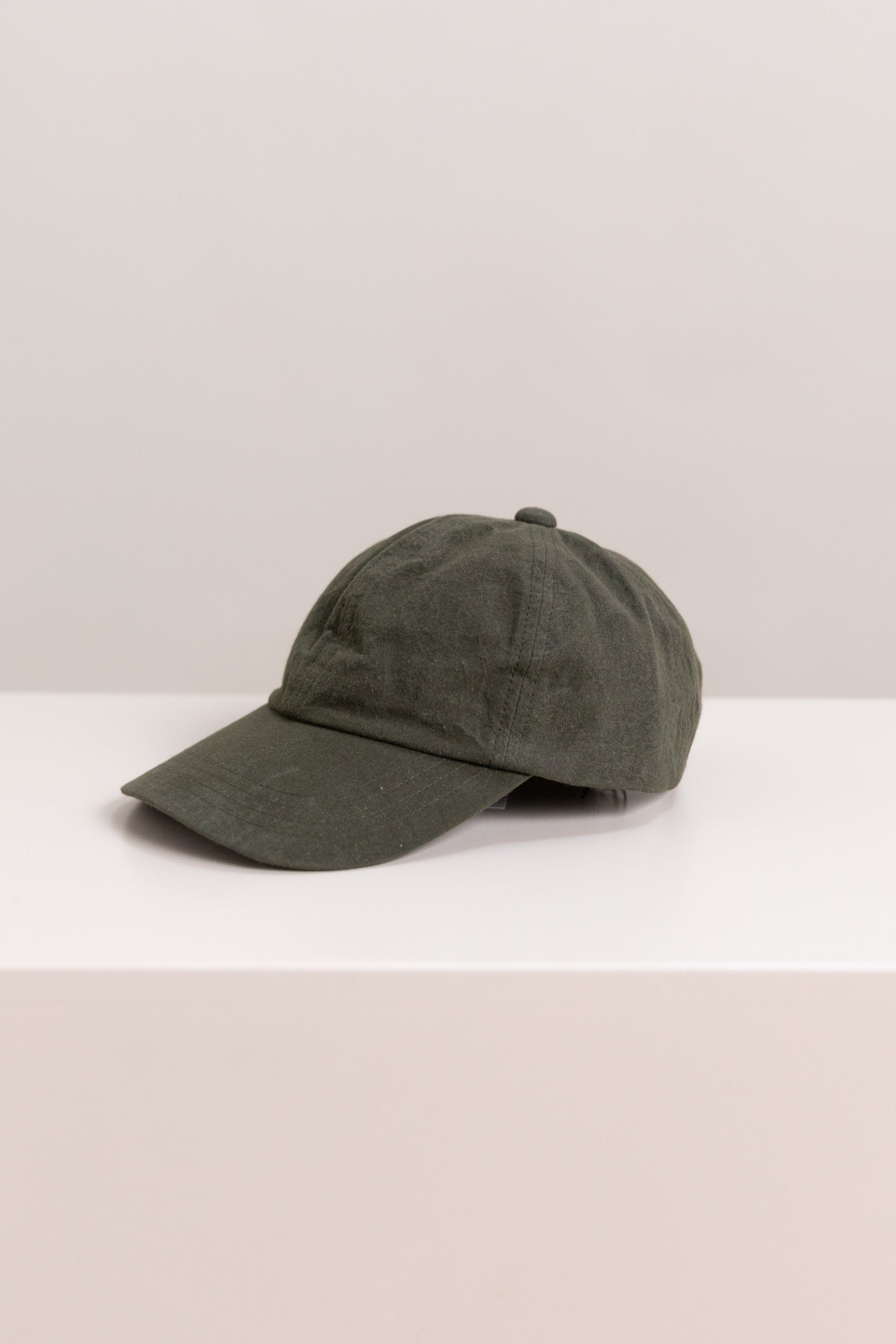 R20 C1 SHALLOW CAP IN WOODLAND WAX