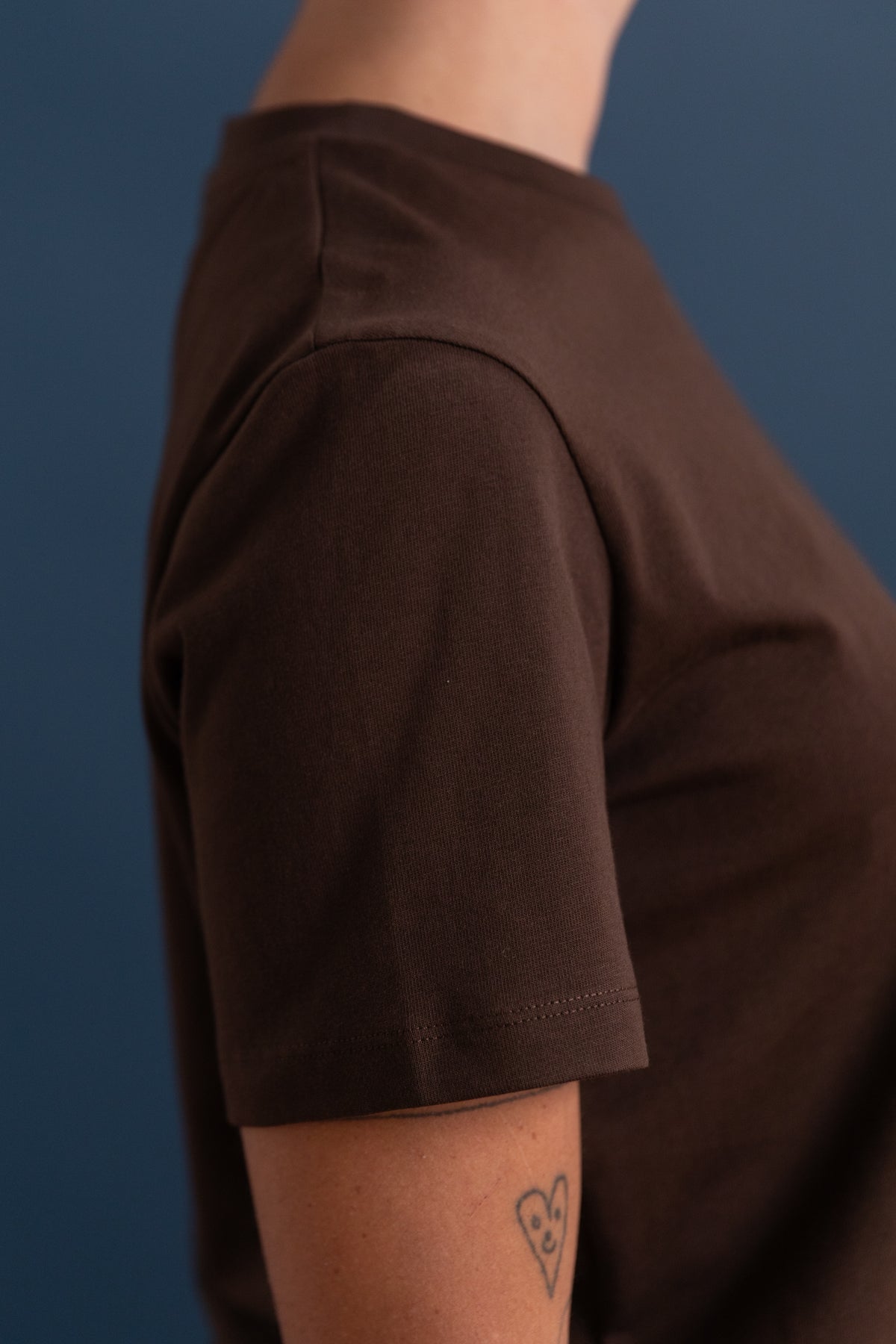 BOYS T-SHIRT IN EBONY COTTON JERSEY