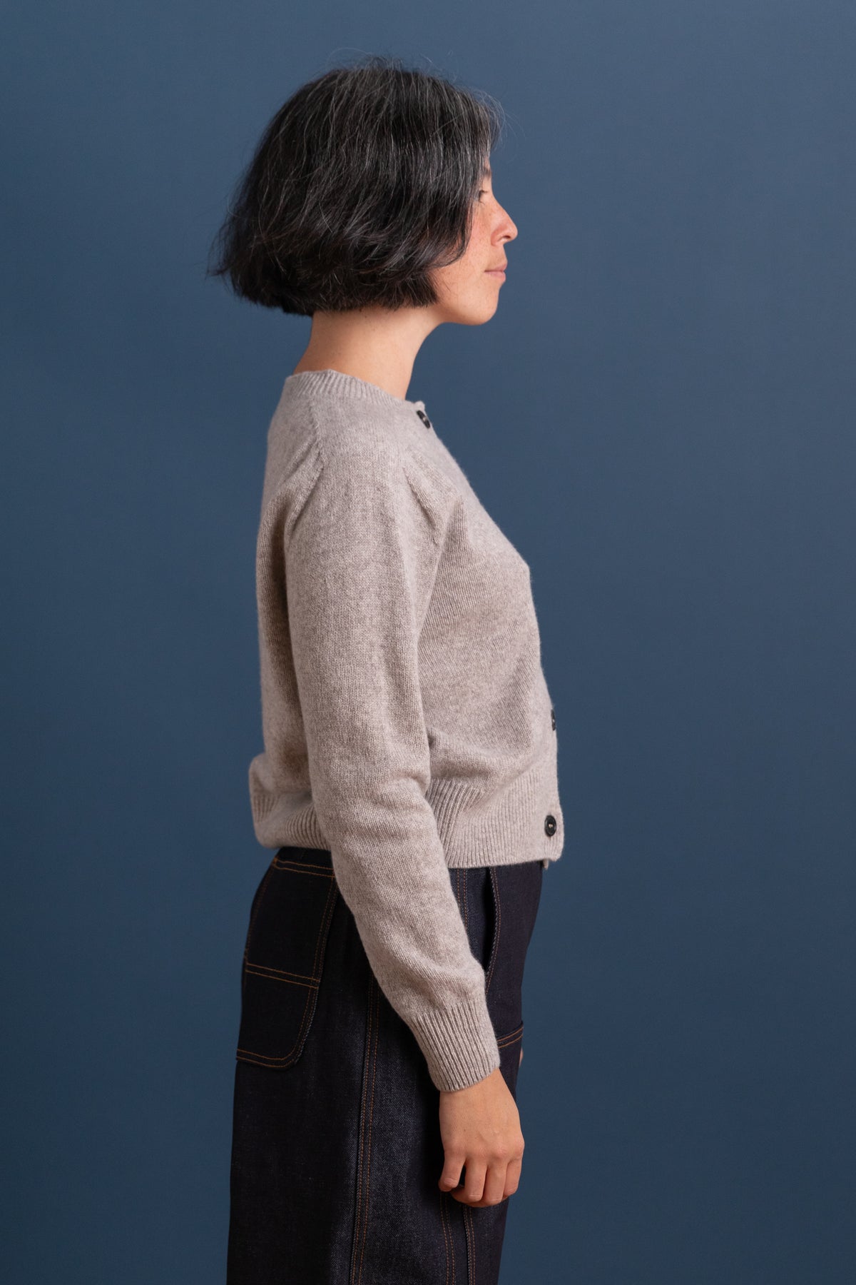 SMALL CREW NECK CARDIGAN IN NATURAL MERINO/CASHMERE