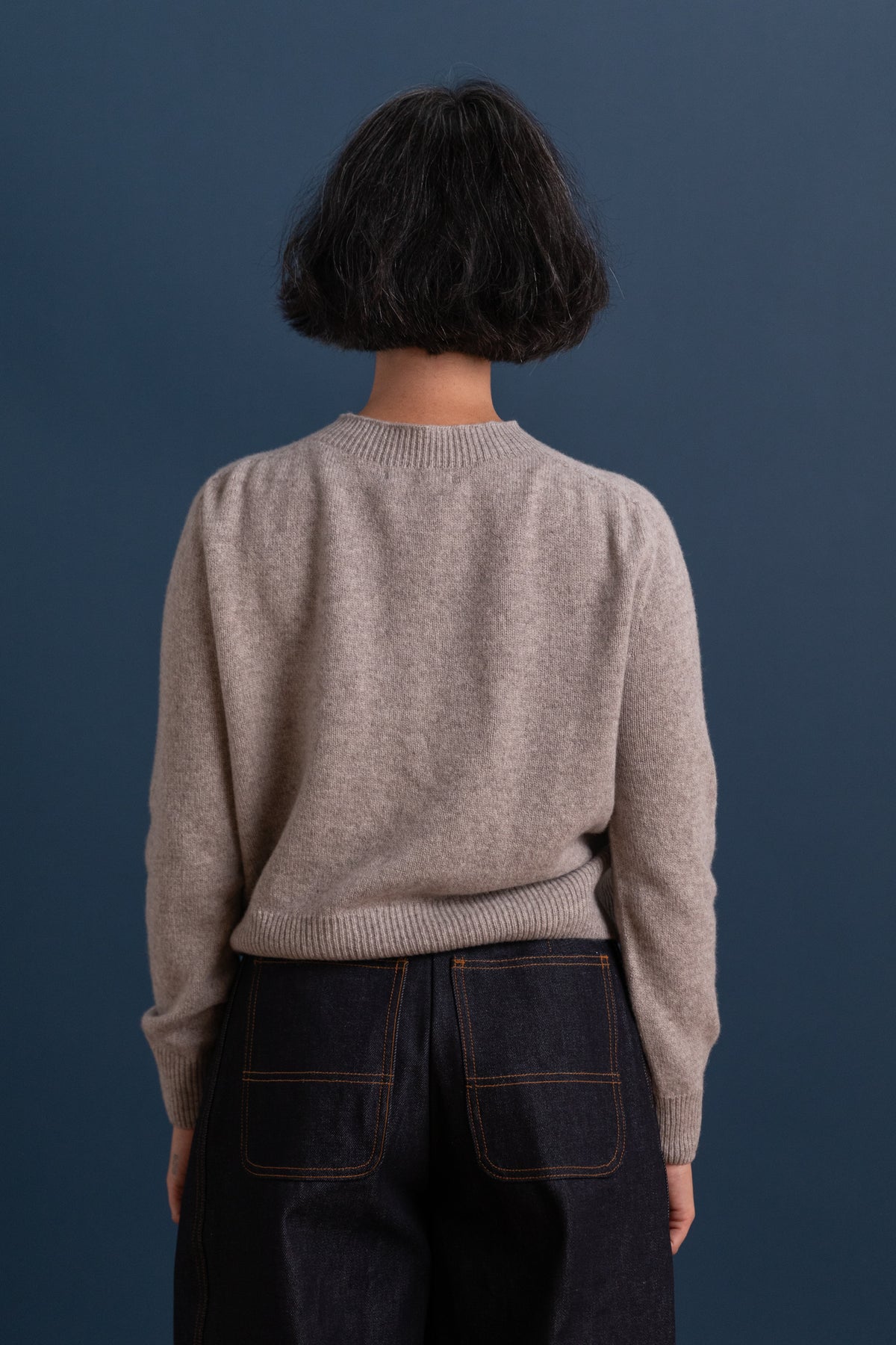 SMALL CREW NECK CARDIGAN IN NATURAL MERINO/CASHMERE