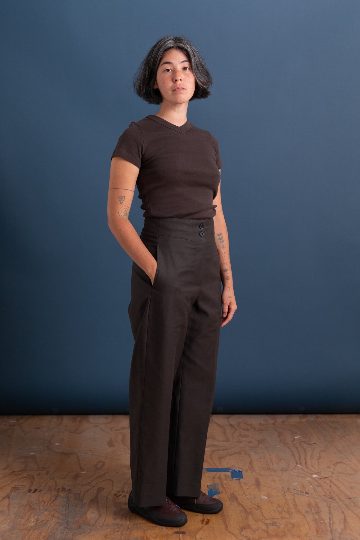 DEEP WAISTBAND TROUSERS IN ELEPHANT DRY COTTON DRILL